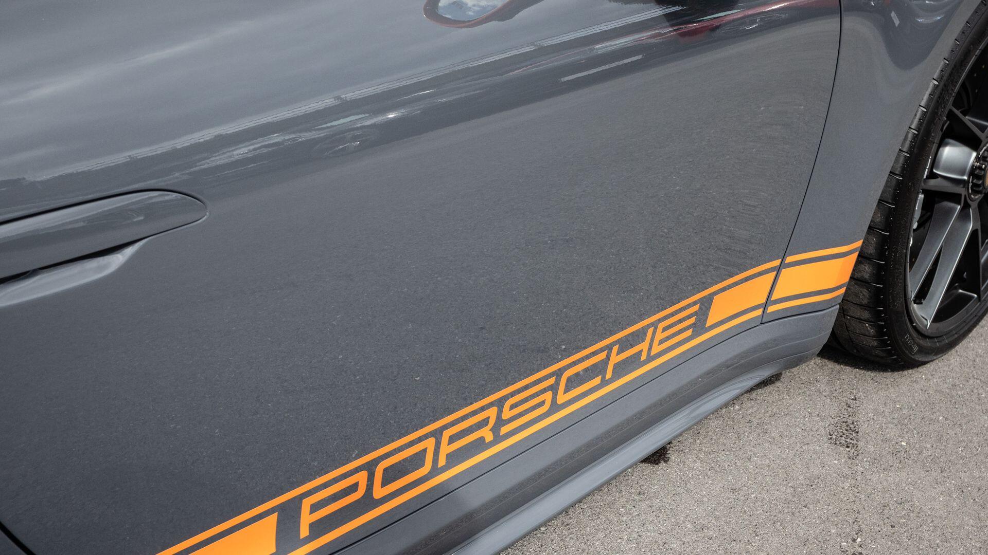 Porsche 911 view 35