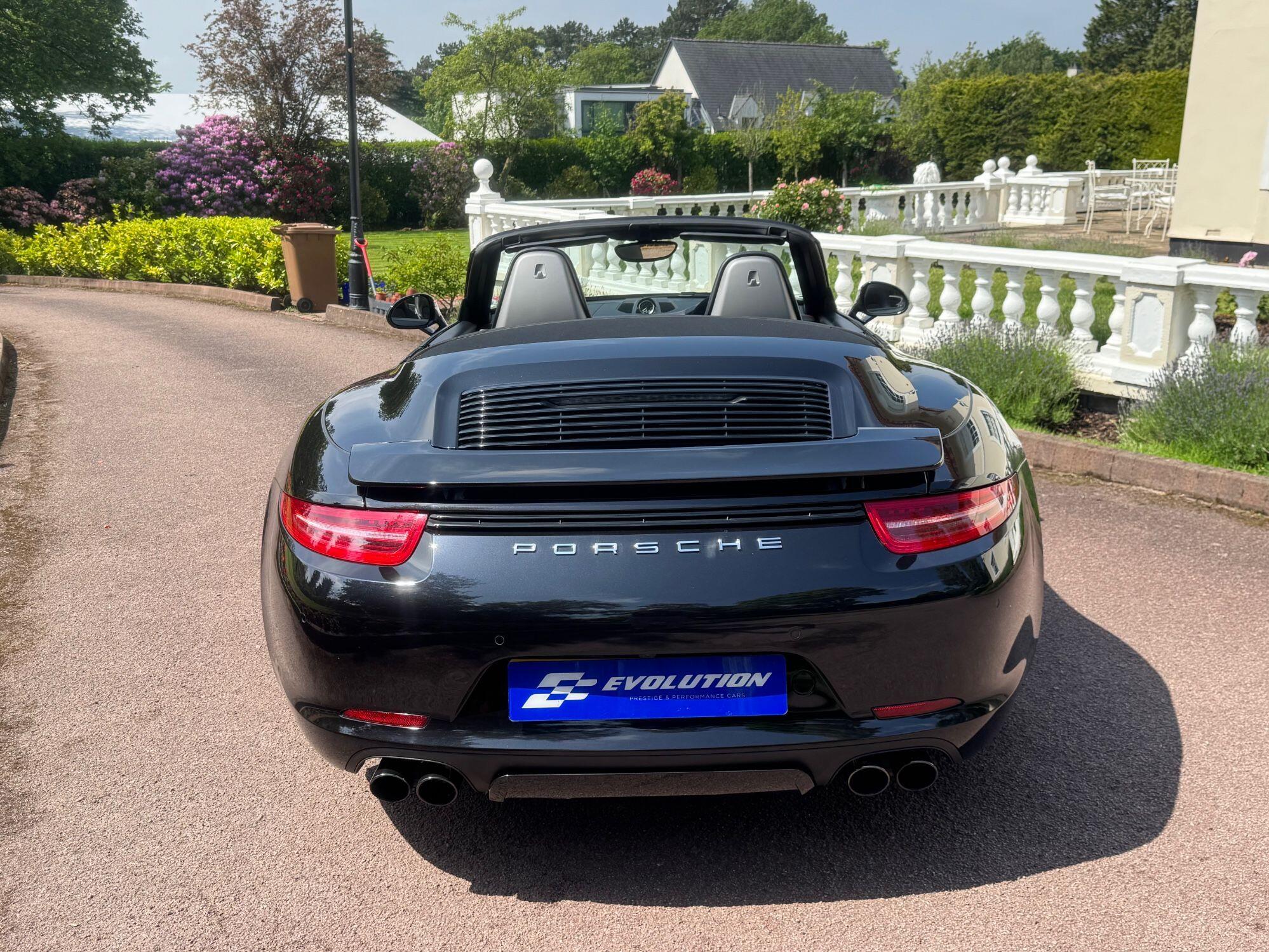 Porsche 911 view 13