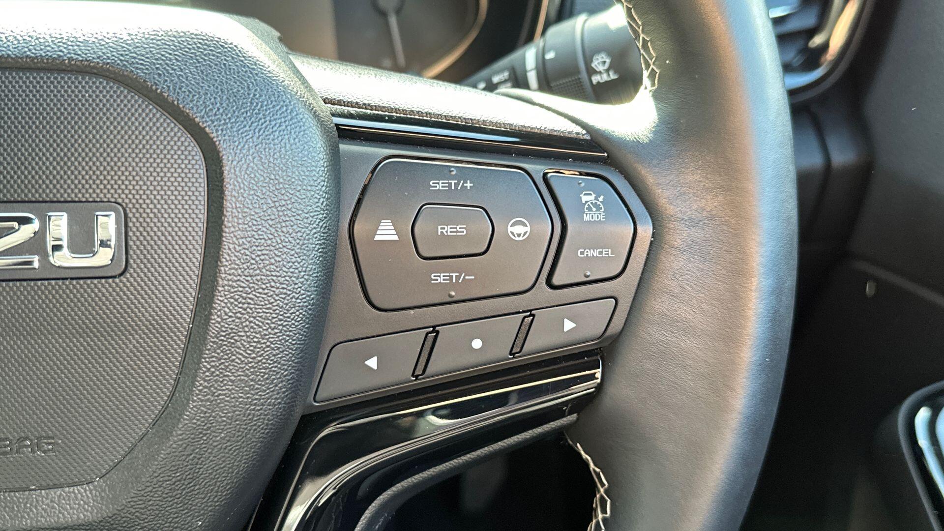 Isuzu D-Max view 16