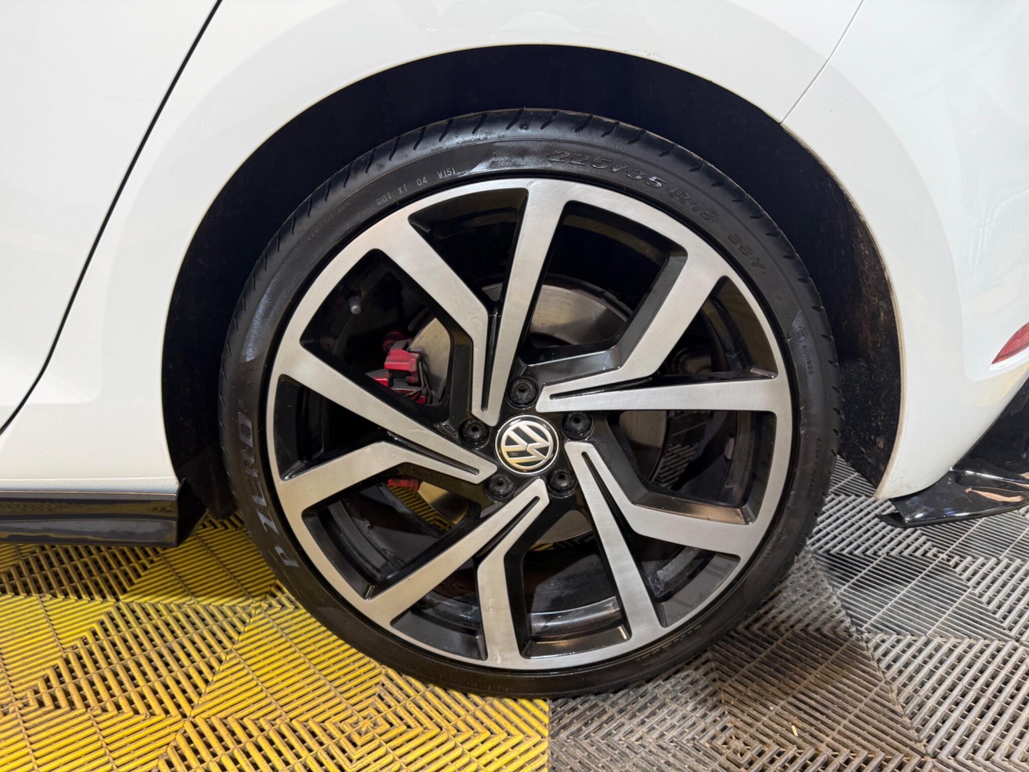 Volkswagen Golf view 42
