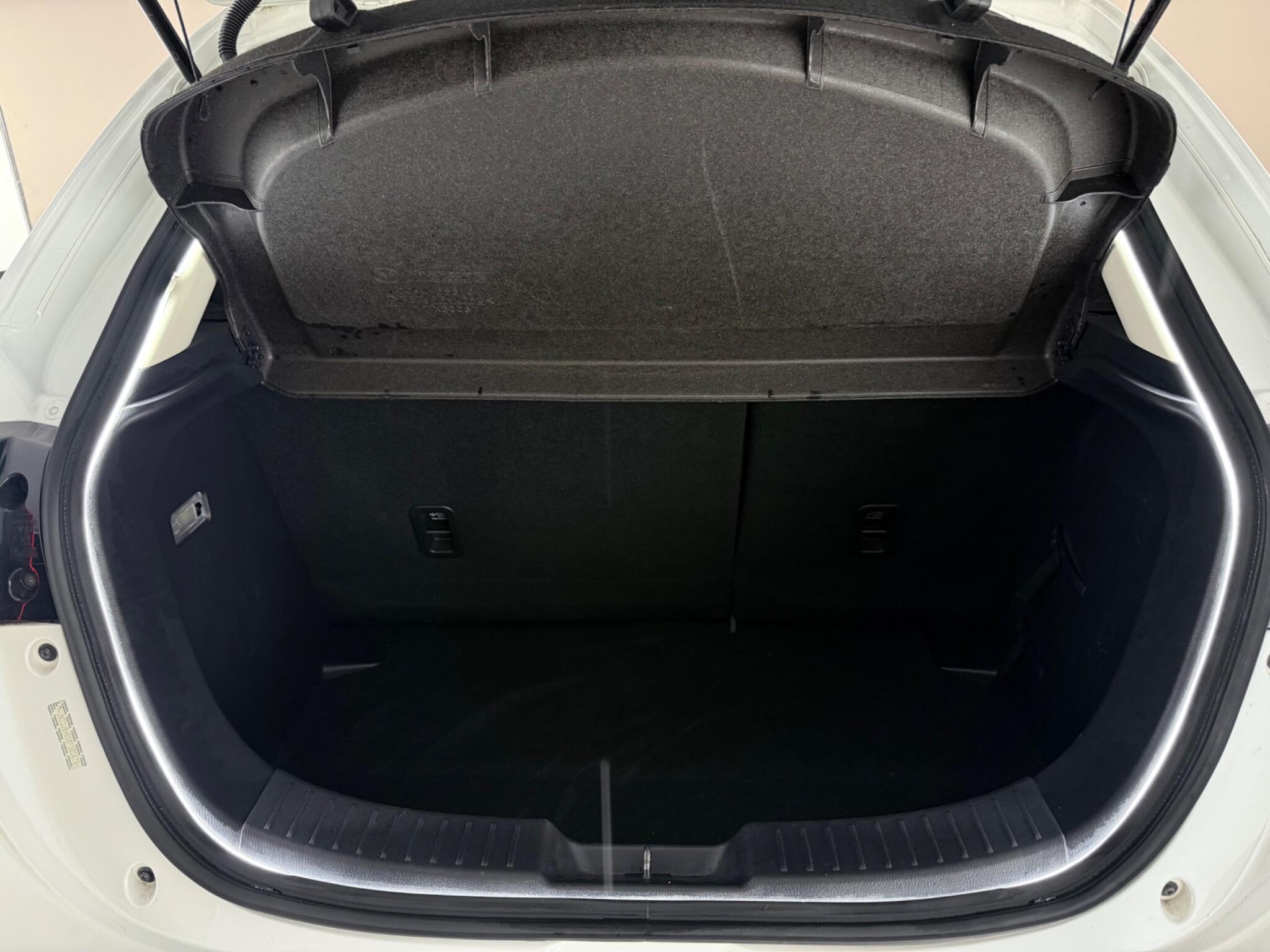Mazda Mazda2 view 10