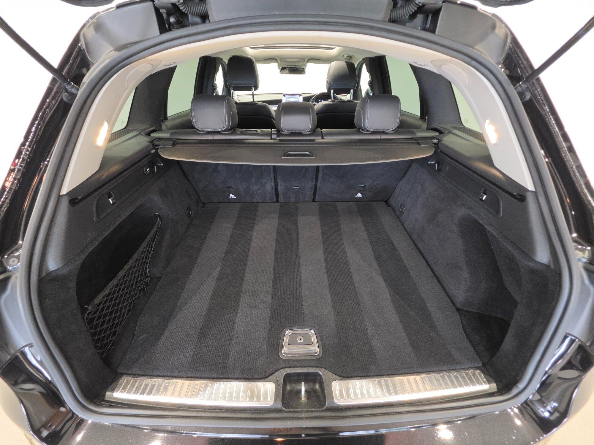 Mercedes-Benz GLC view 47