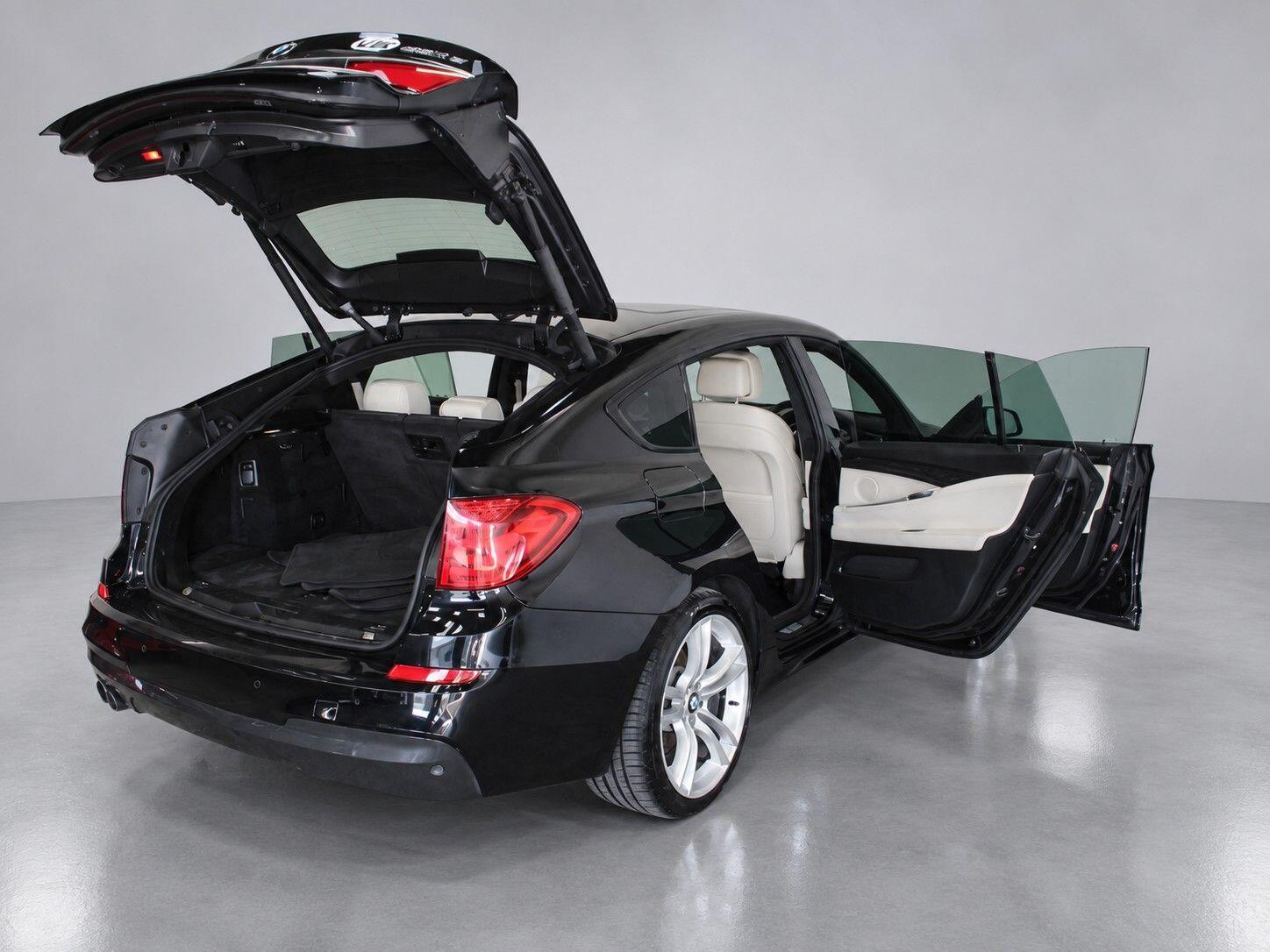 BMW 5 Series view 22