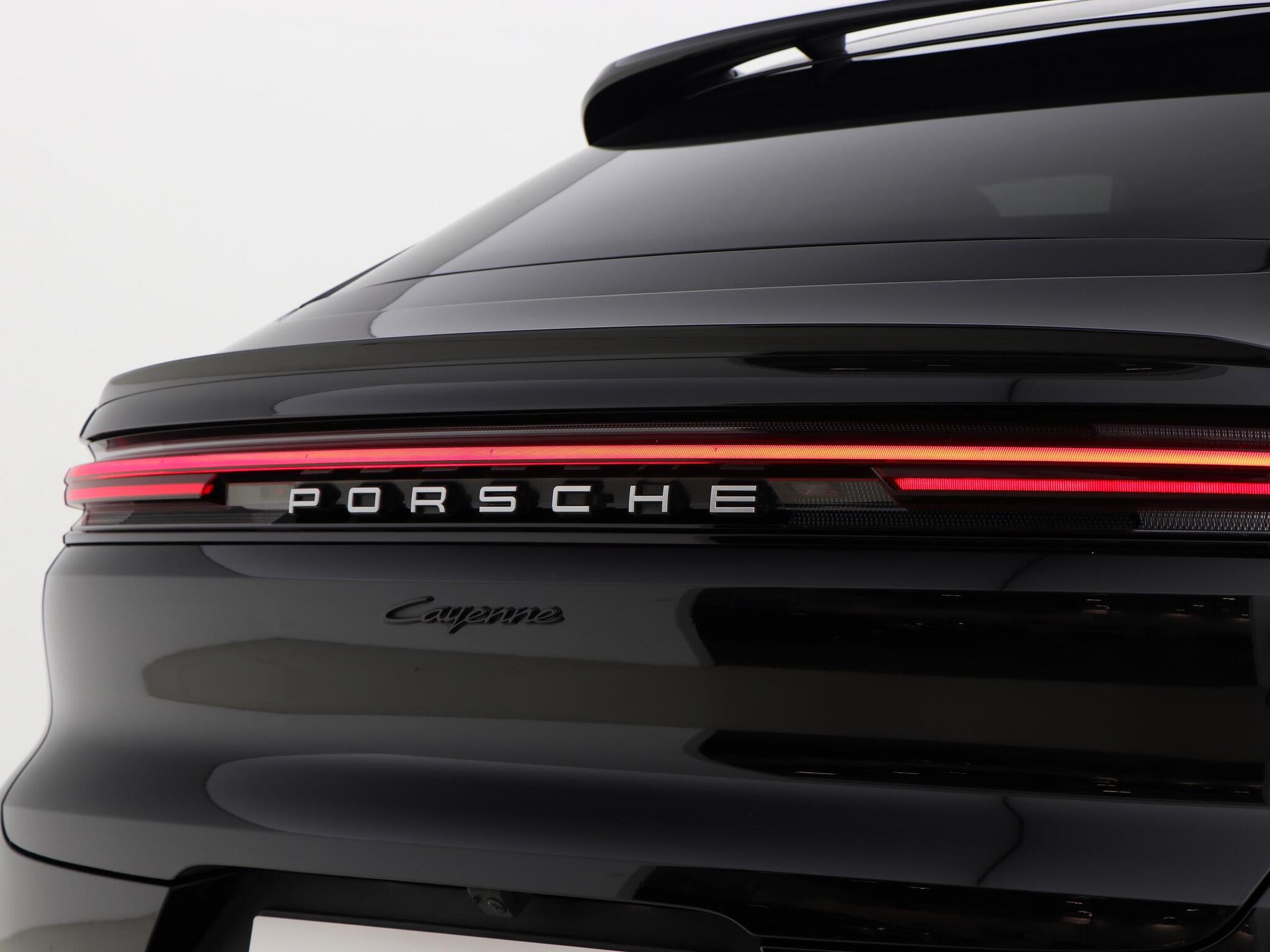 Porsche Cayenne view 18