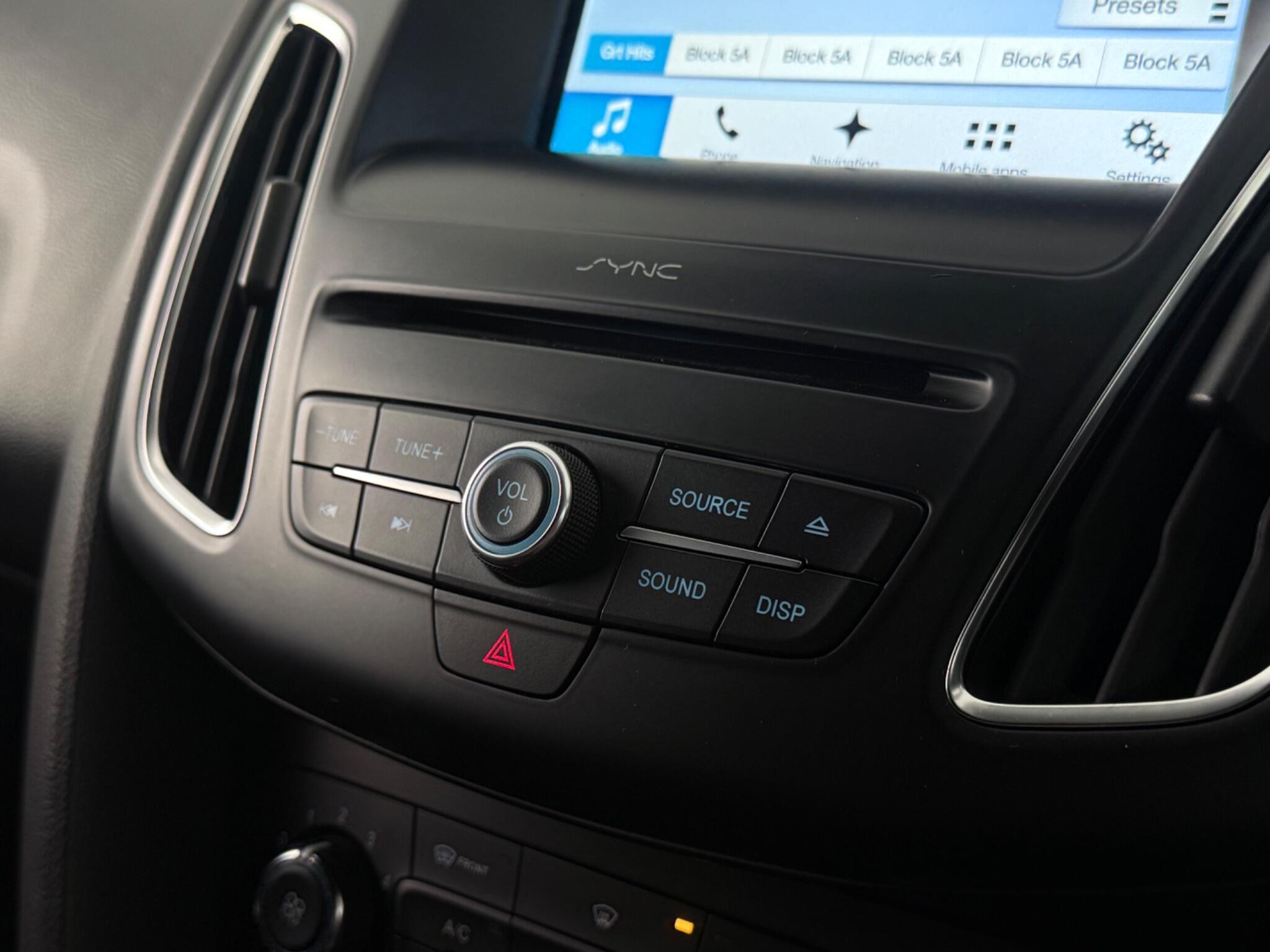 Ford Focus view 20