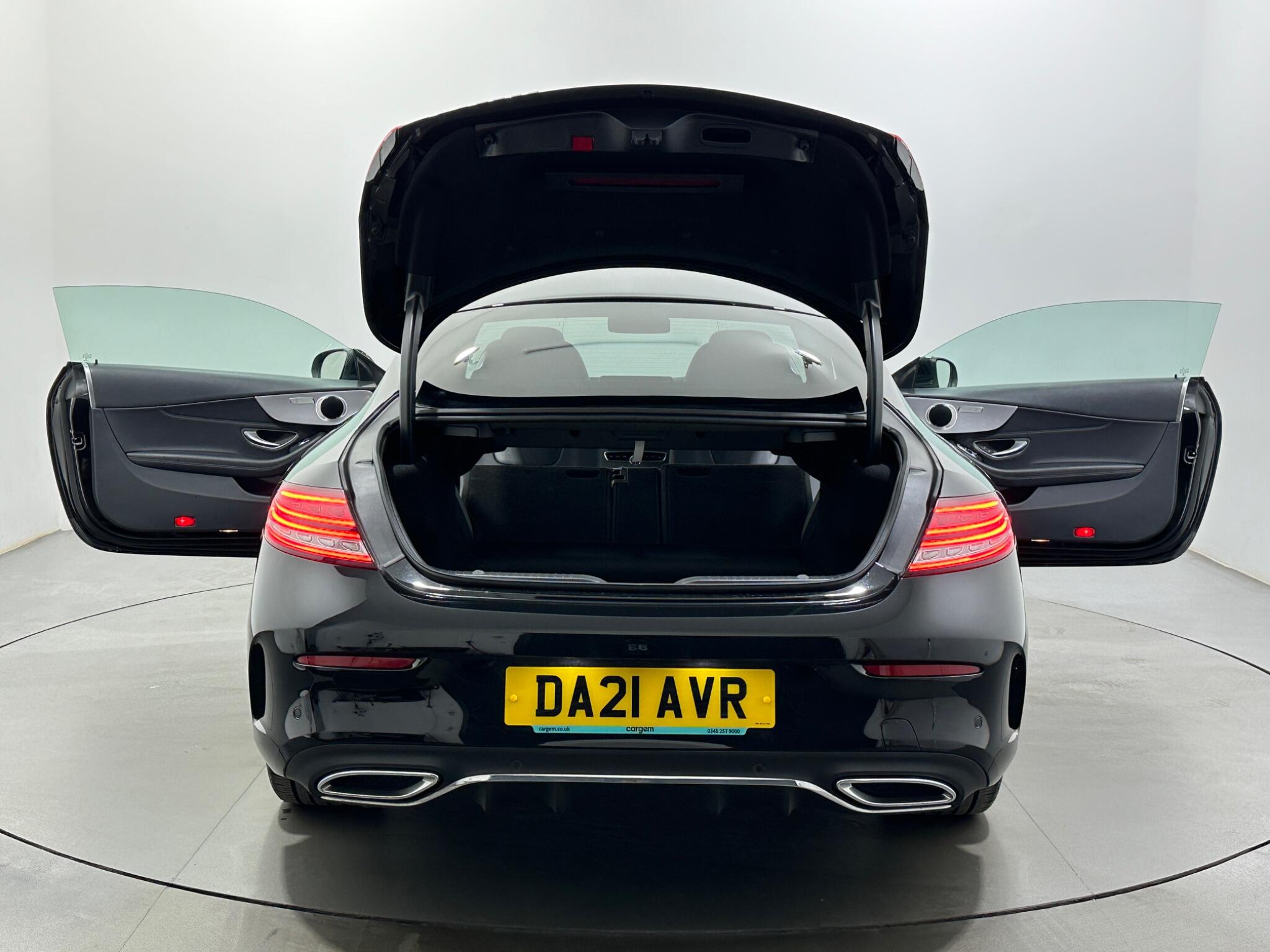 Mercedes-Benz C-Class view 41