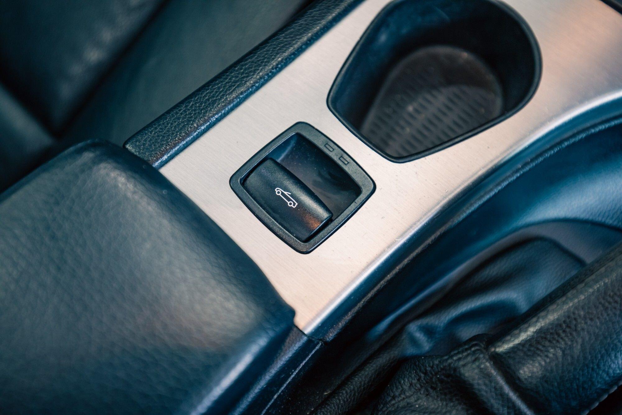 BMW 3 Series view 19
