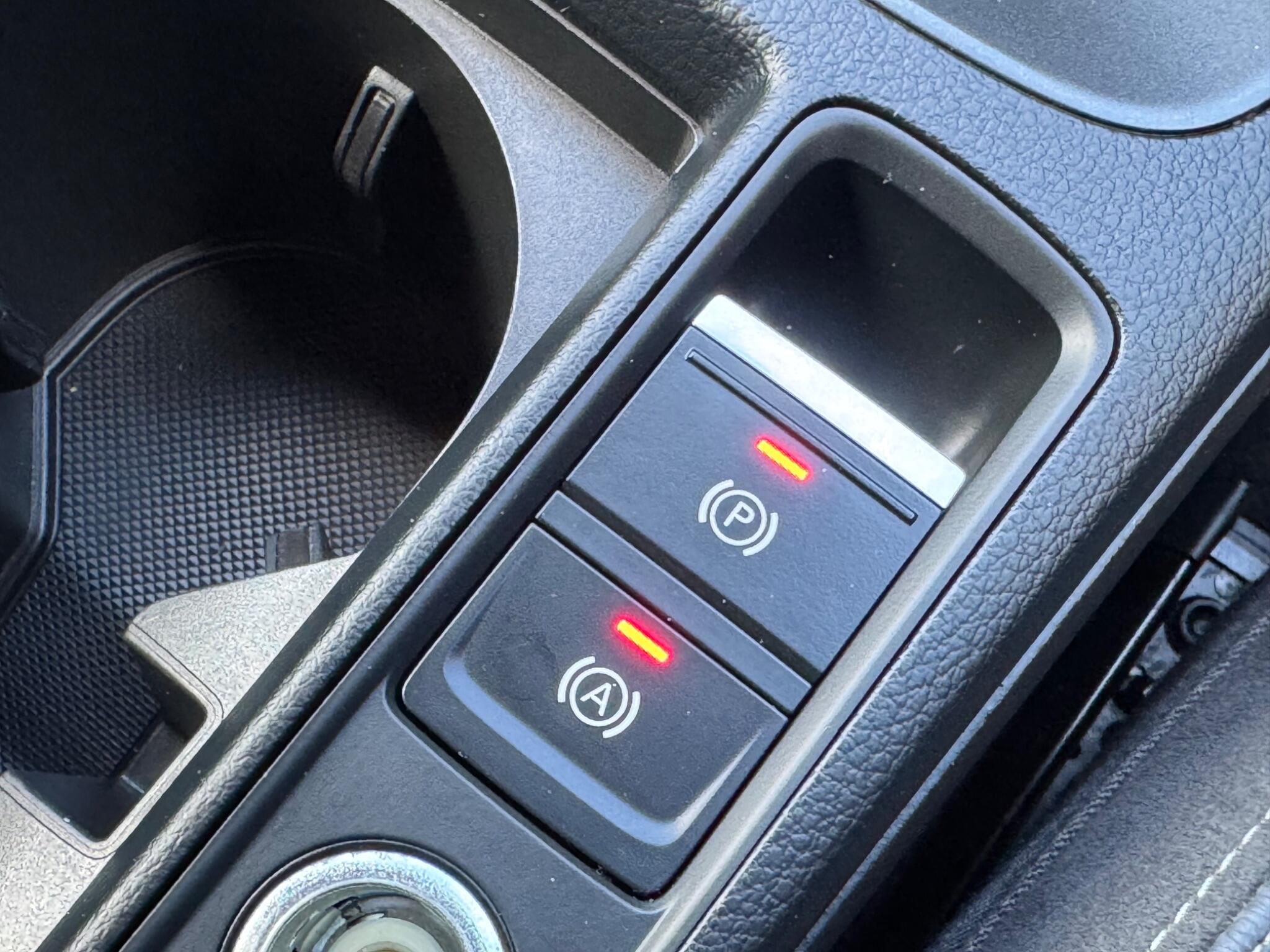 Audi Q3 view 25