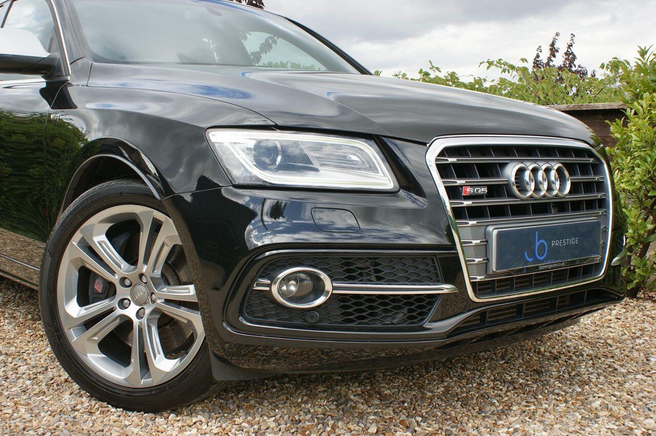 Audi SQ5 view 7