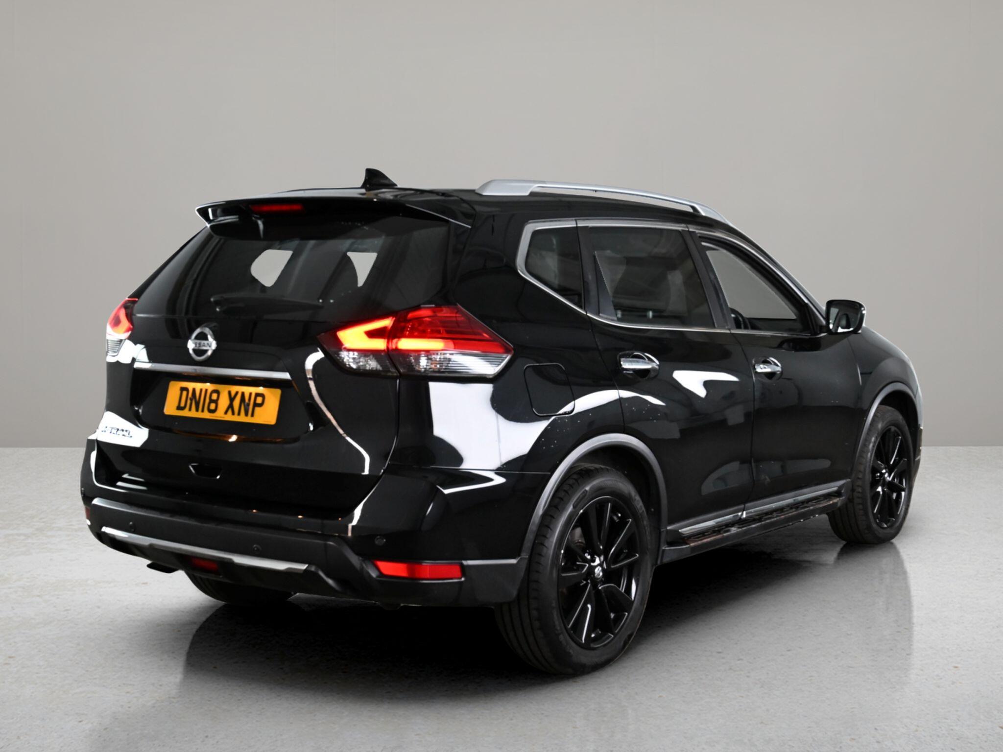 Nissan X-Trail view 4
