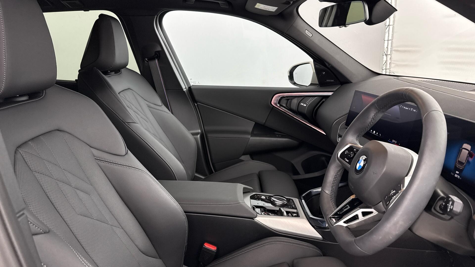 BMW X3 view 11