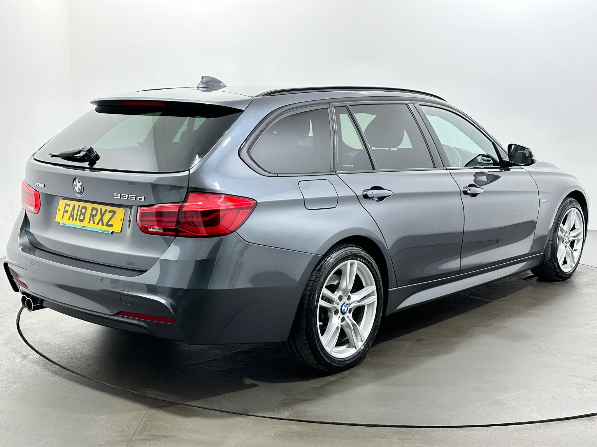 BMW 3 Series view 8