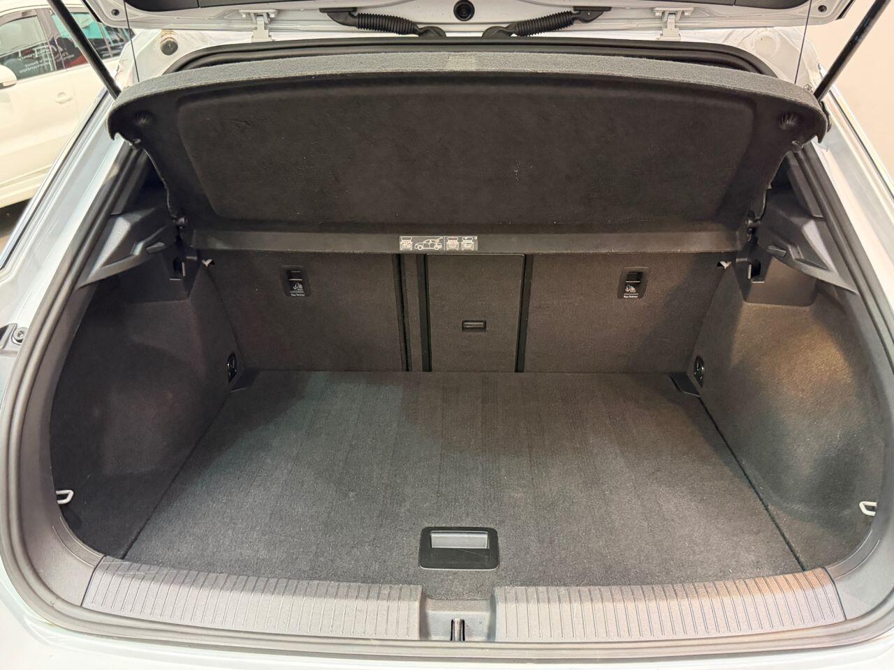 Volkswagen T-Roc view 24
