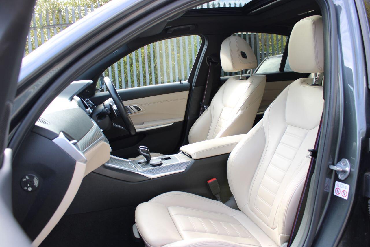 BMW 3 Series view 15