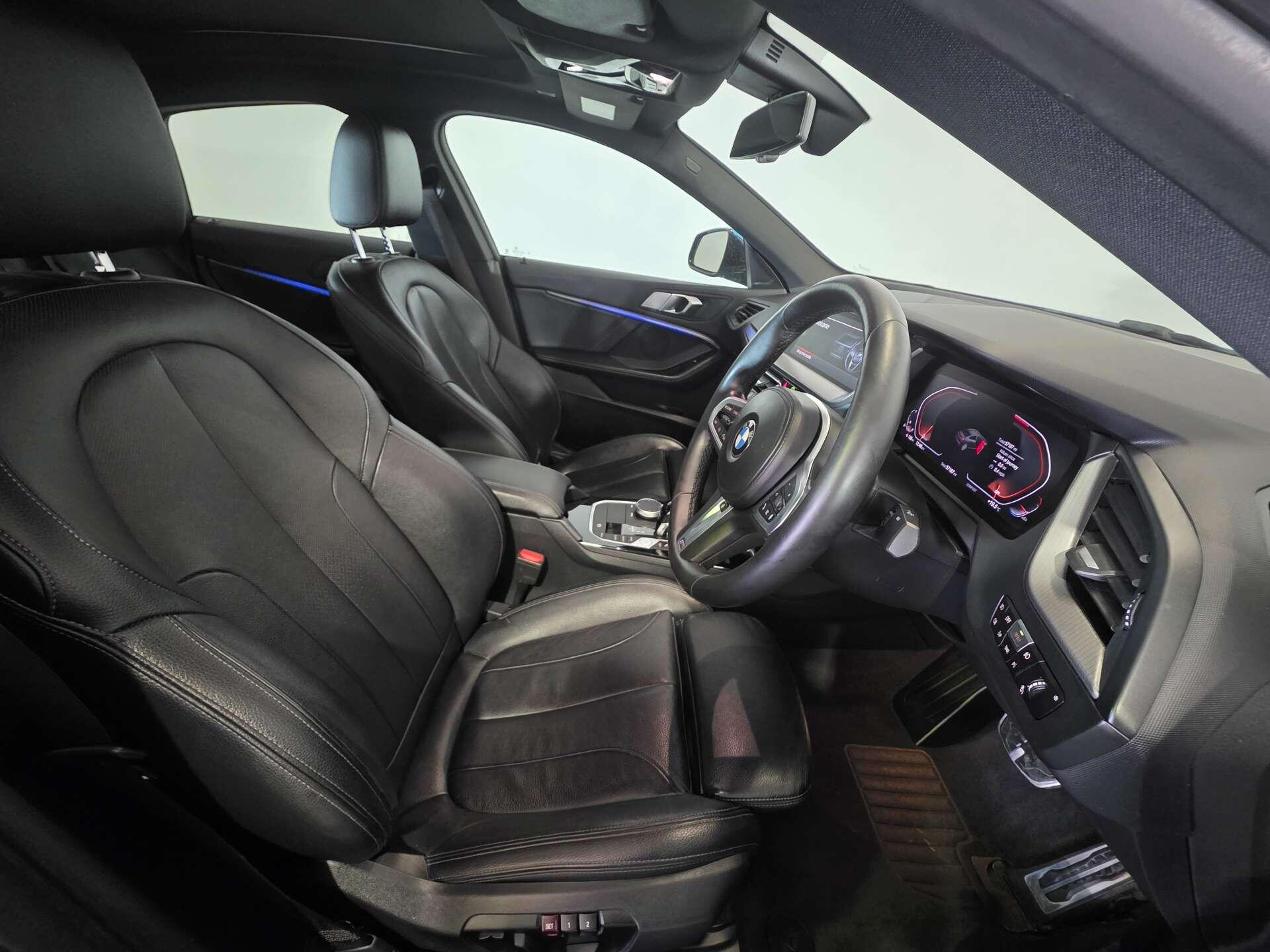 BMW 2 Series view 11