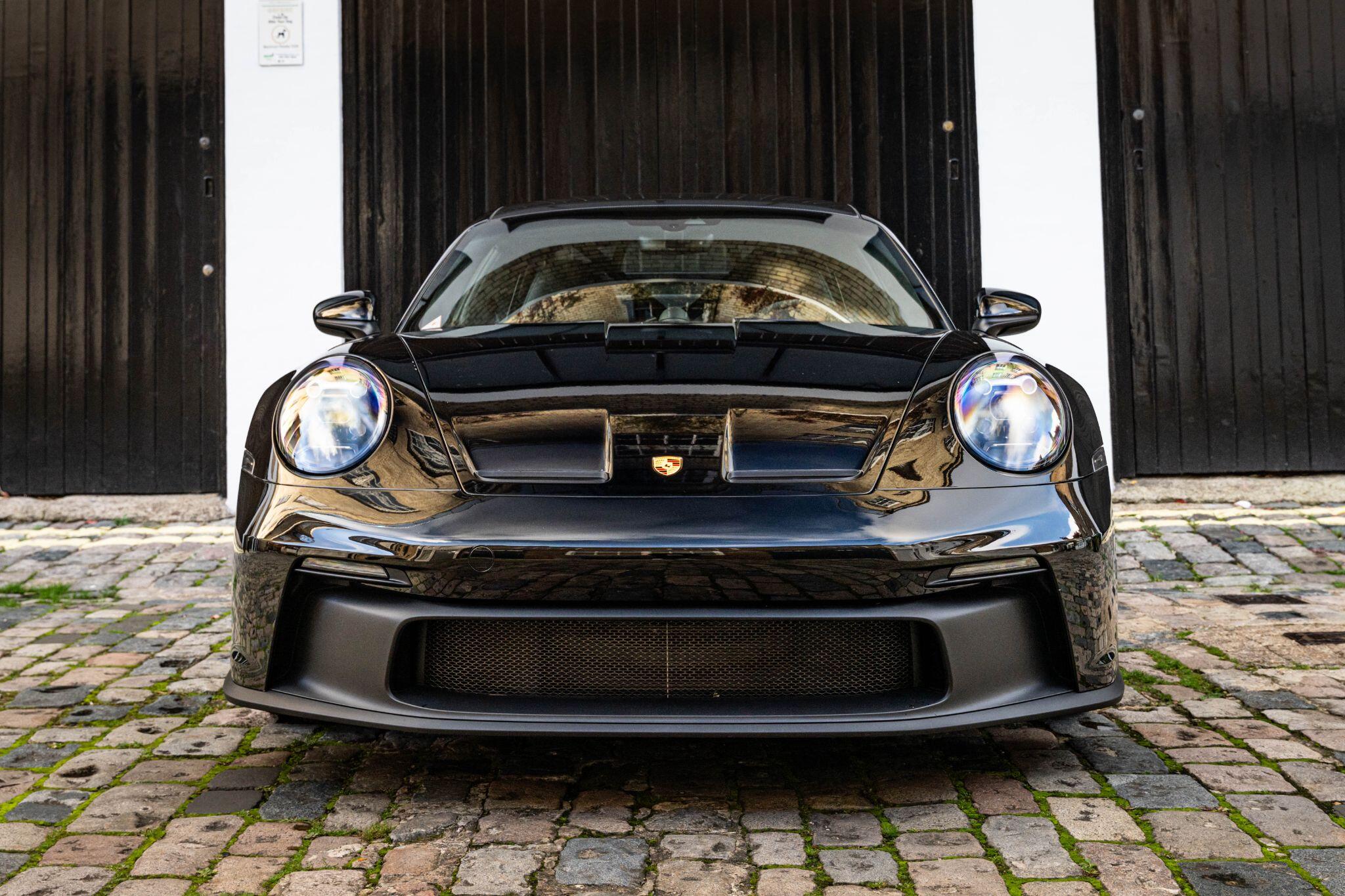 Porsche 911 view 9