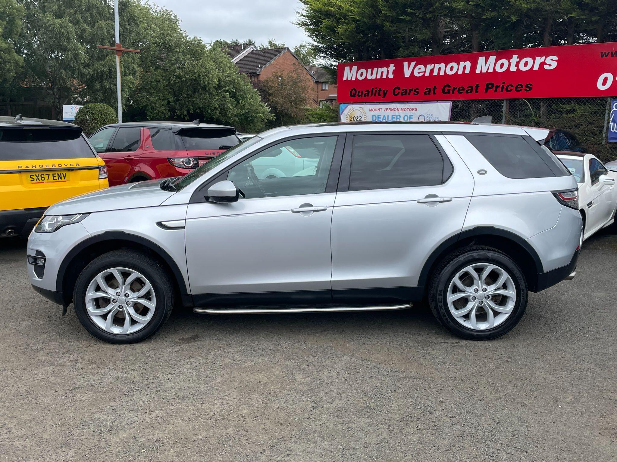 Land Rover Discovery Sport view 8