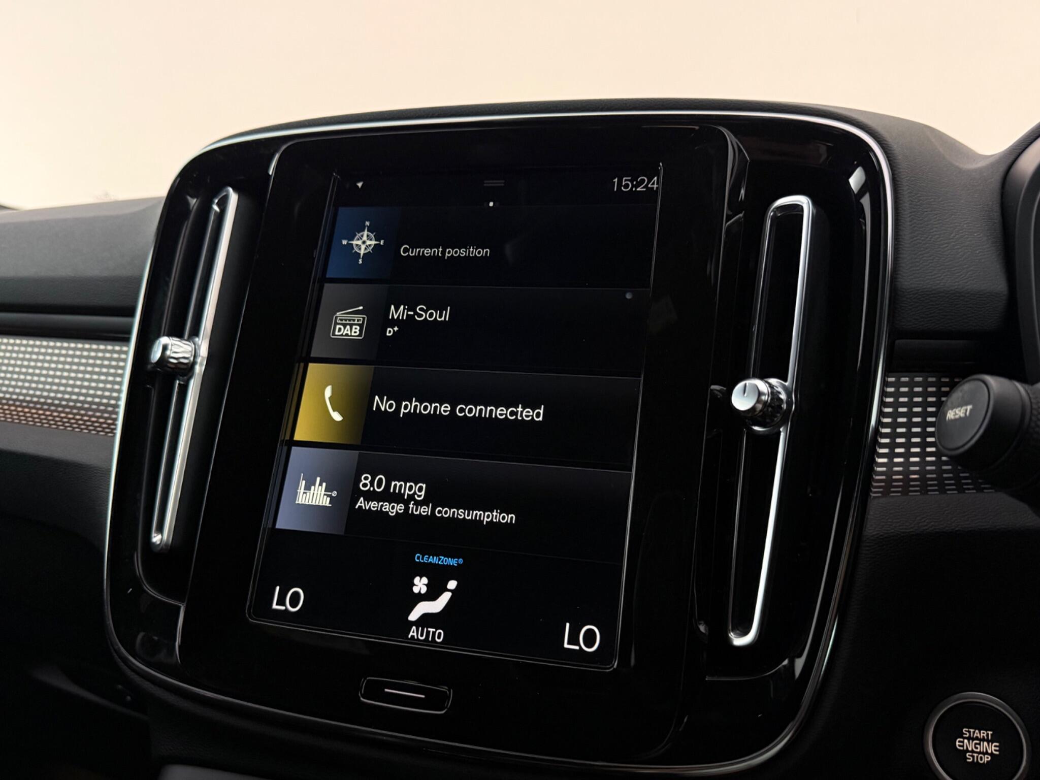 Volvo XC40 view 27