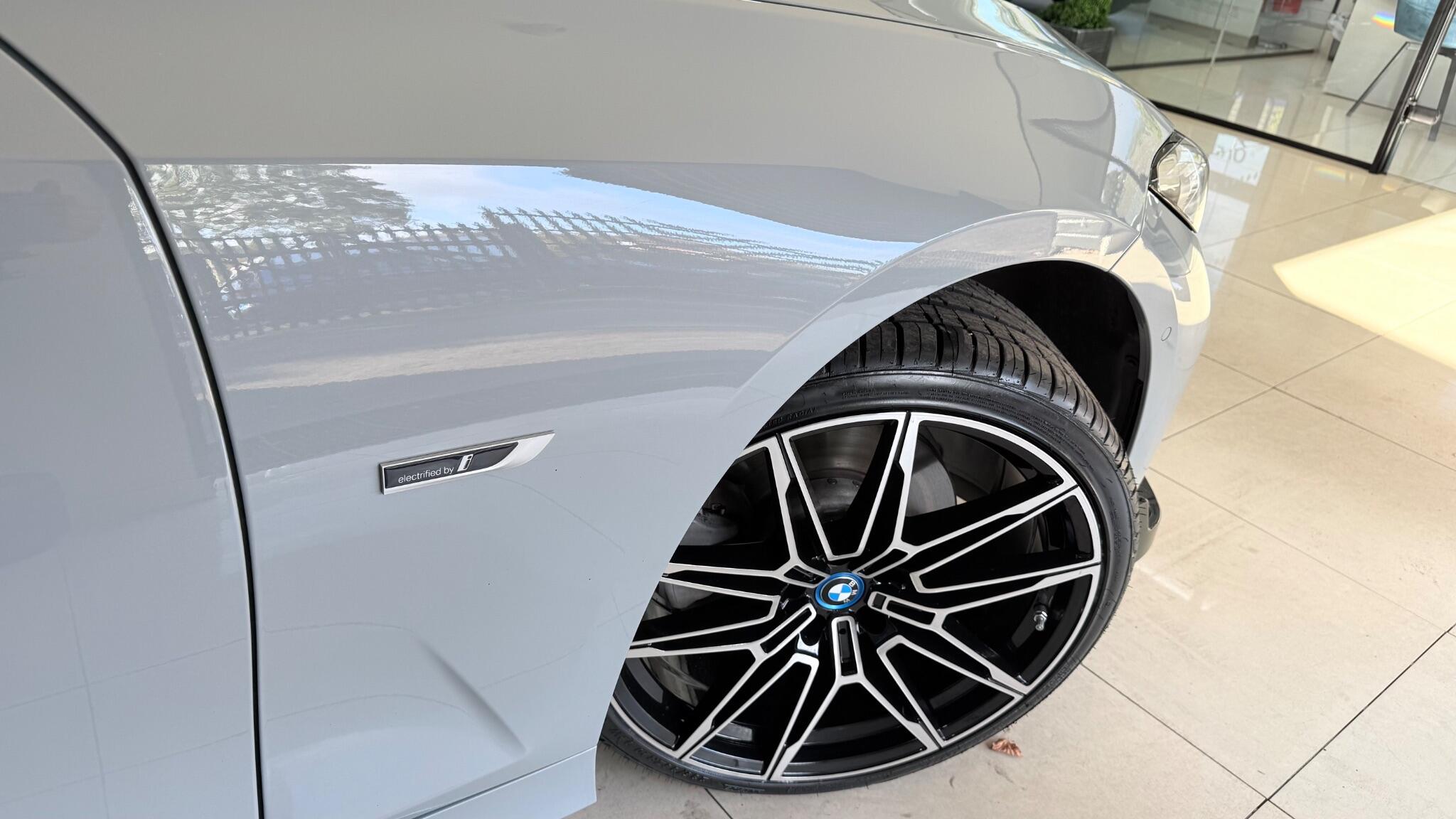 BMW 3 Series view 31