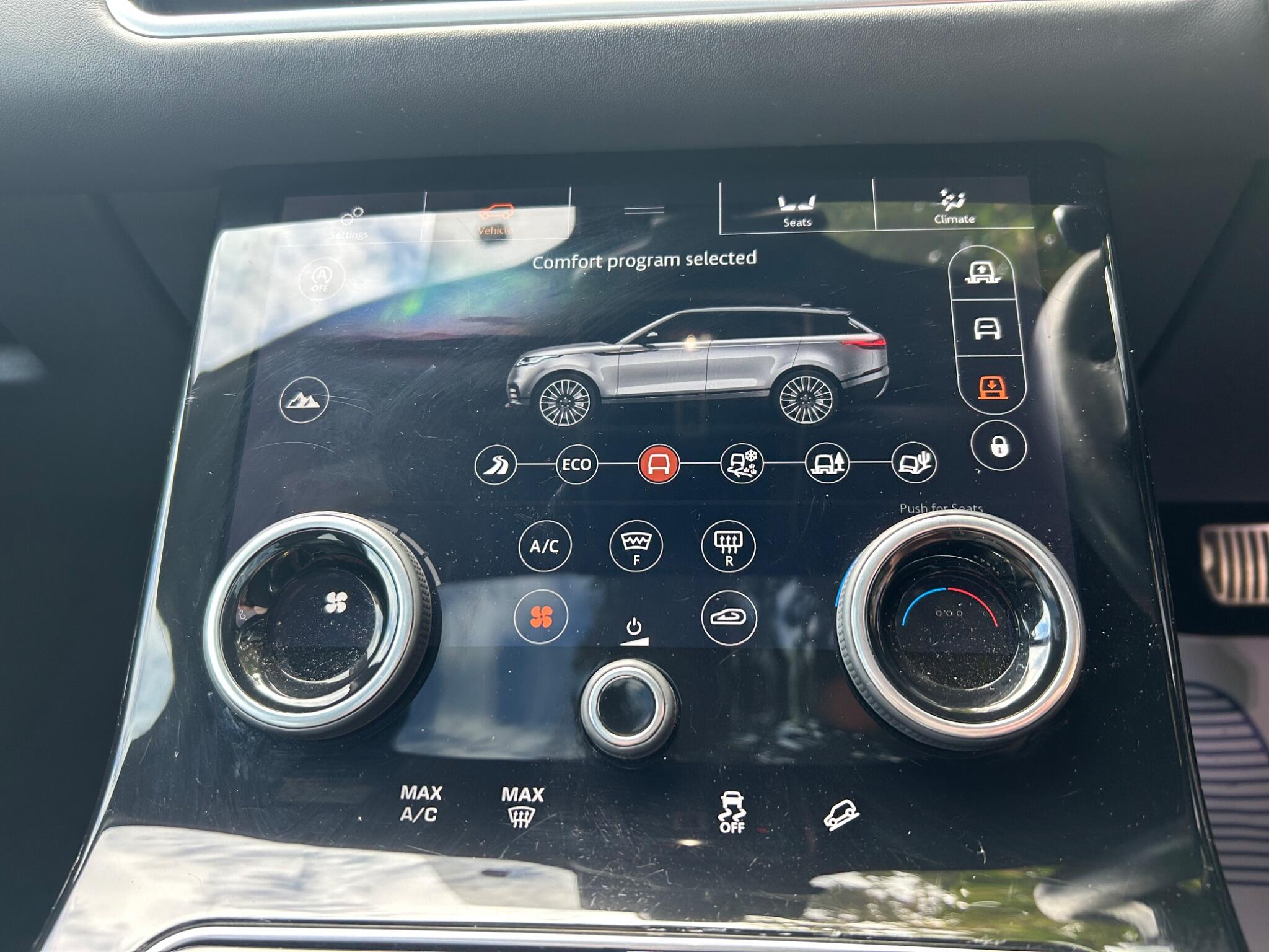 Land Rover Range Rover Velar view 39