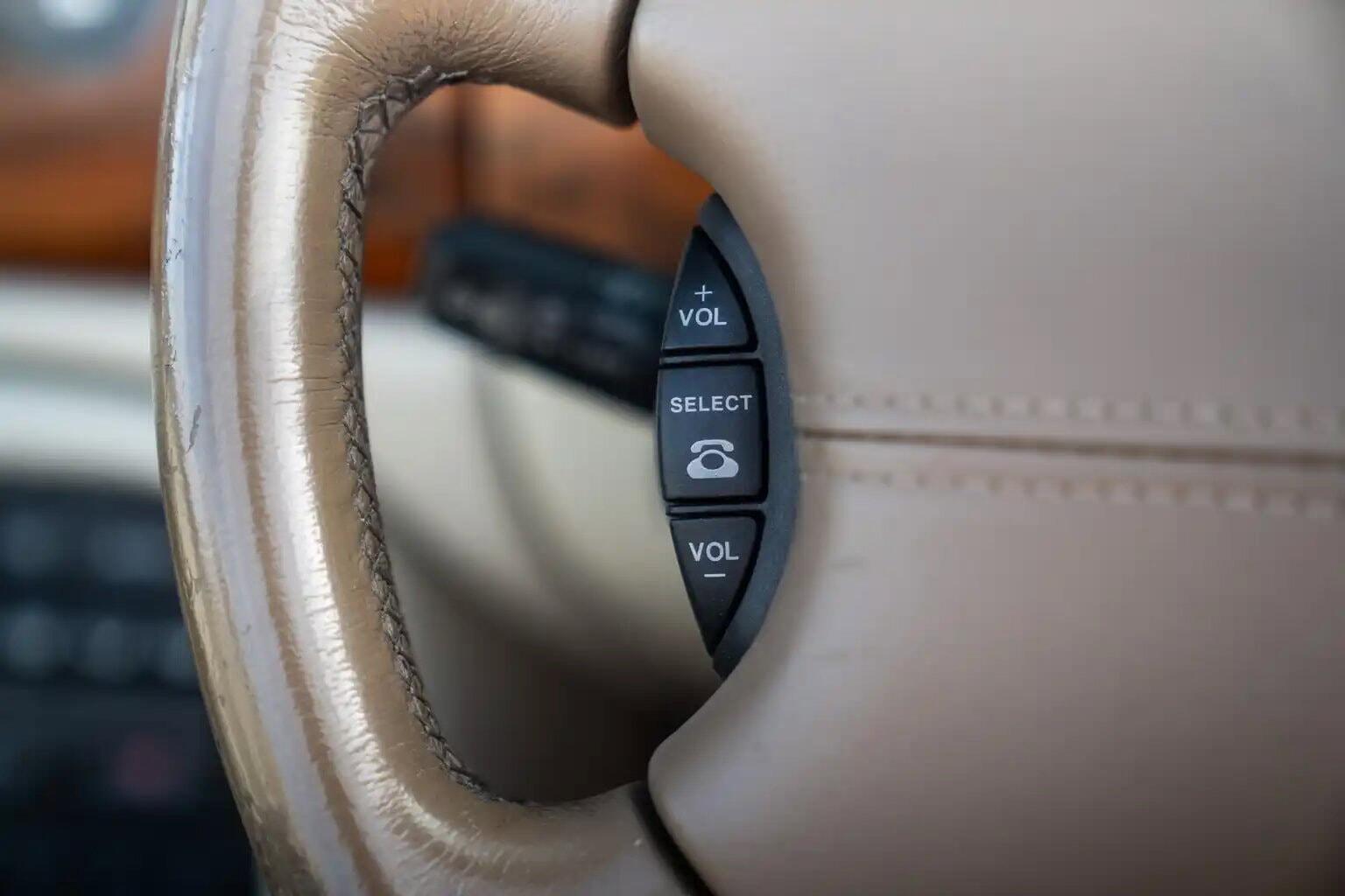 Jaguar XKR view 43
