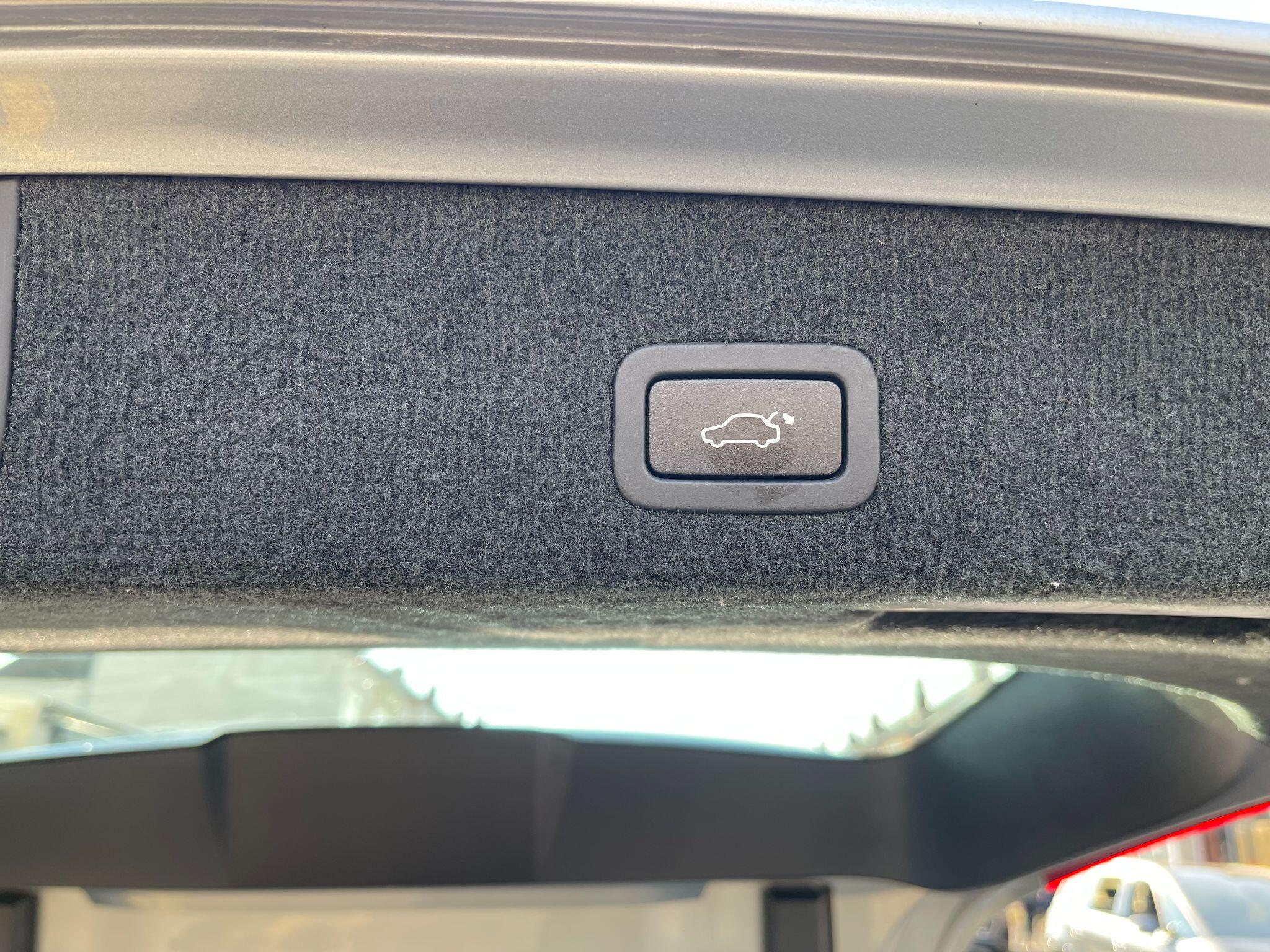 Volvo XC70 view 35