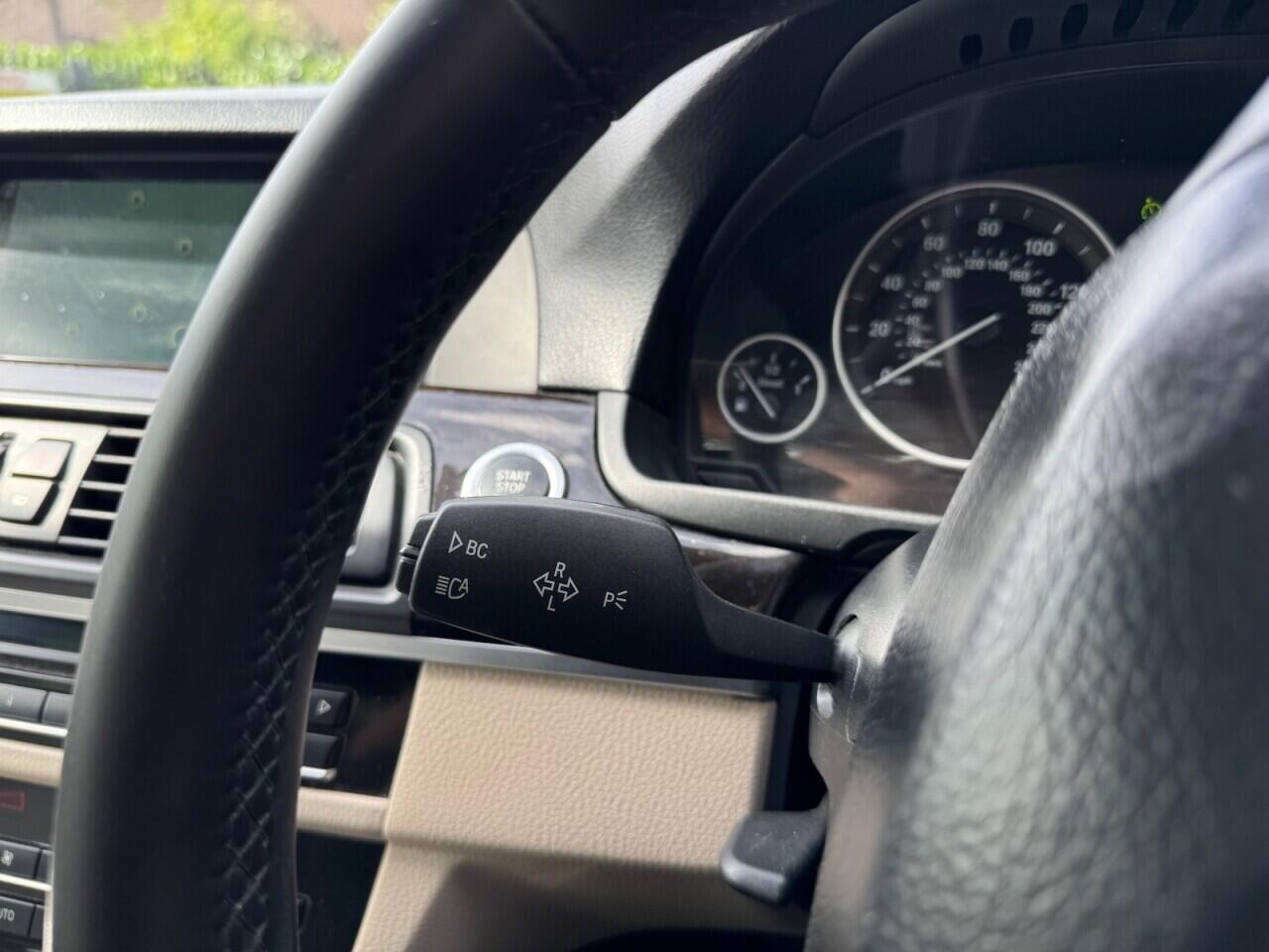 BMW 5 Series view 17