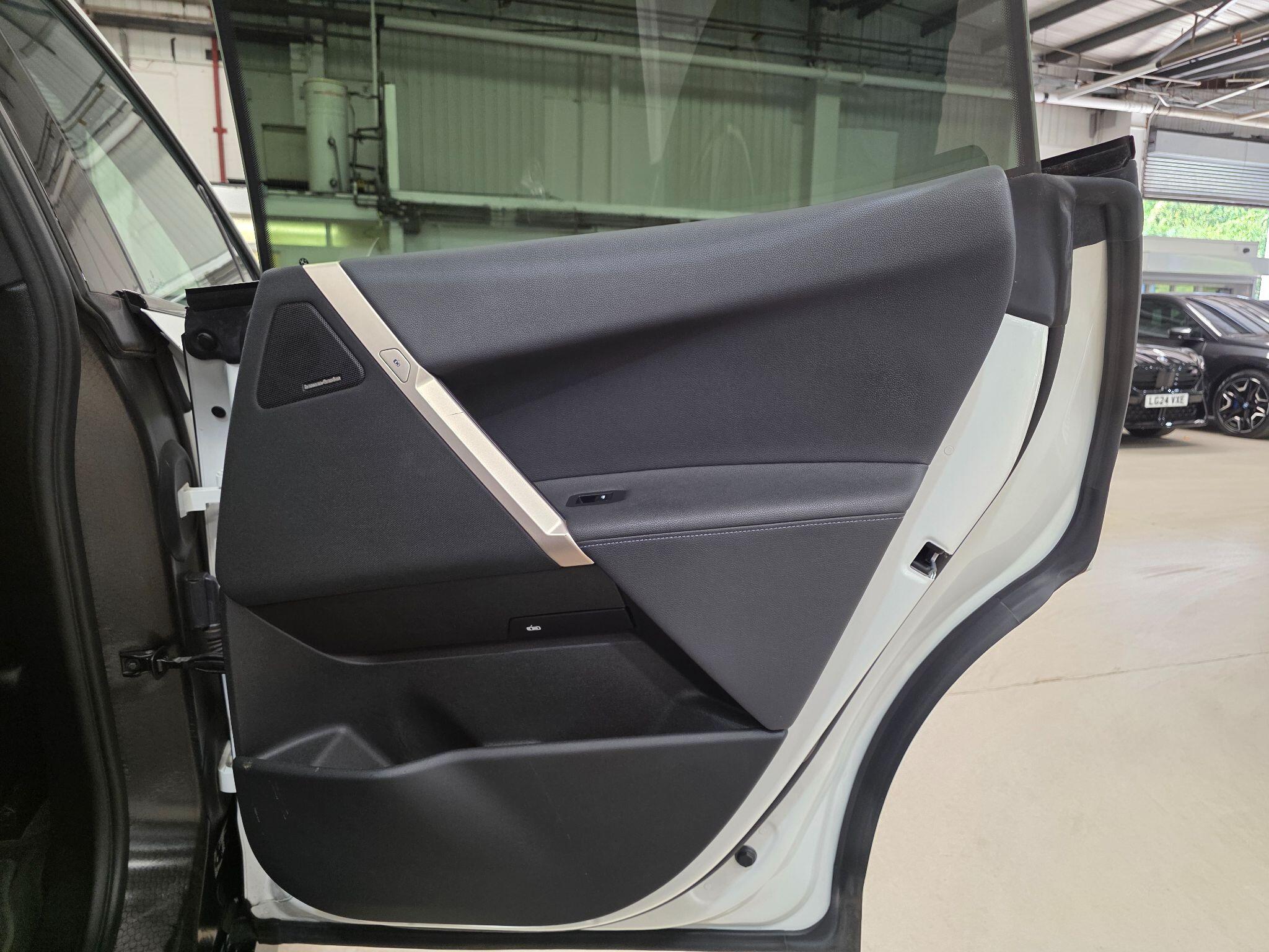 BMW Ix view 26