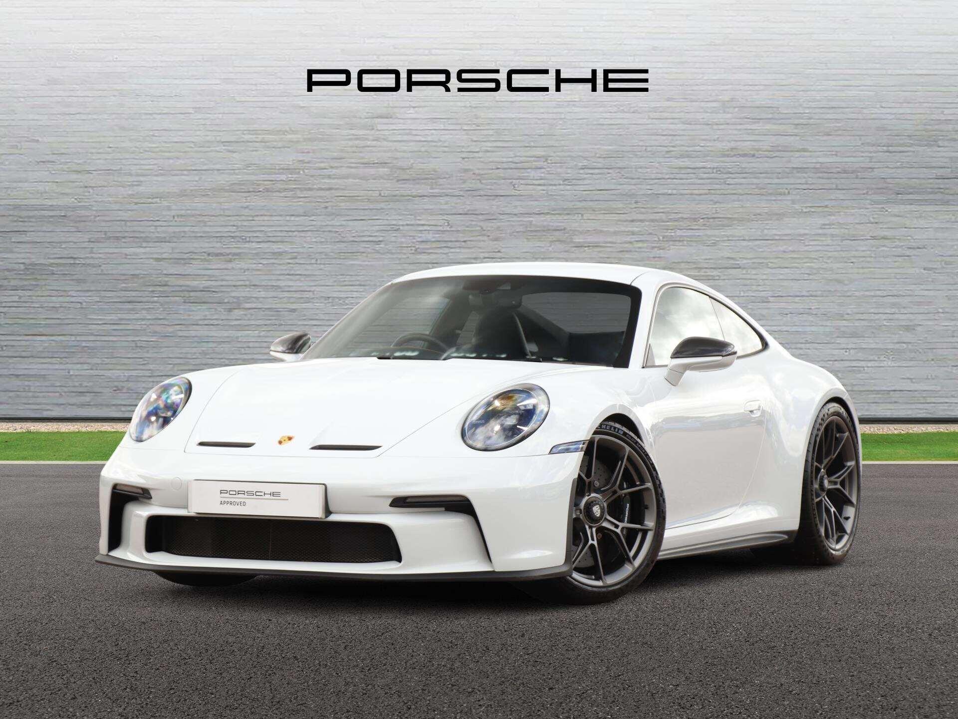 Porsche 911 view 7
