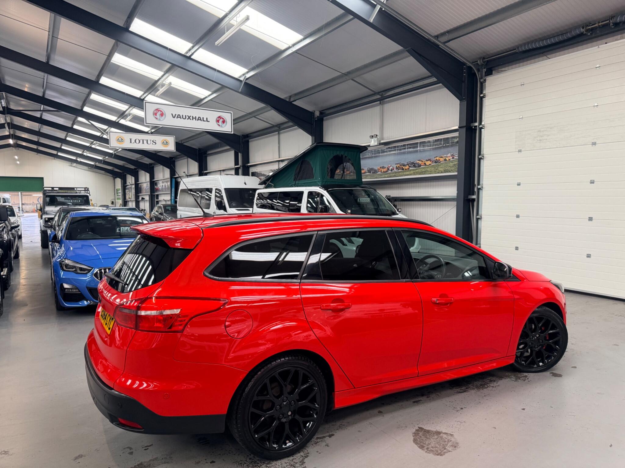 Ford Focus view 15
