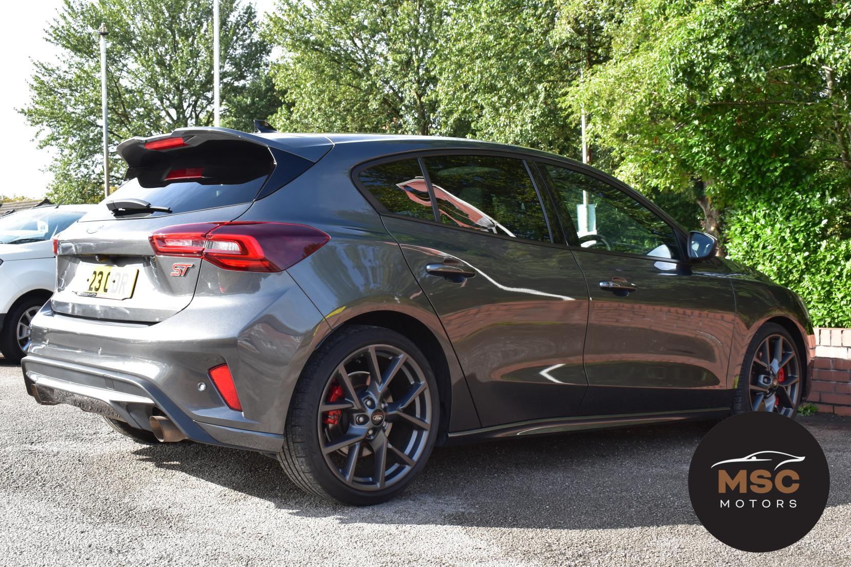 Ford Focus view 18