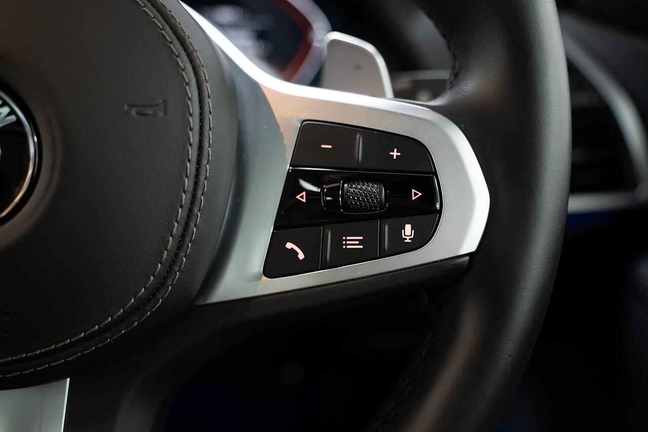 BMW X5 view 16
