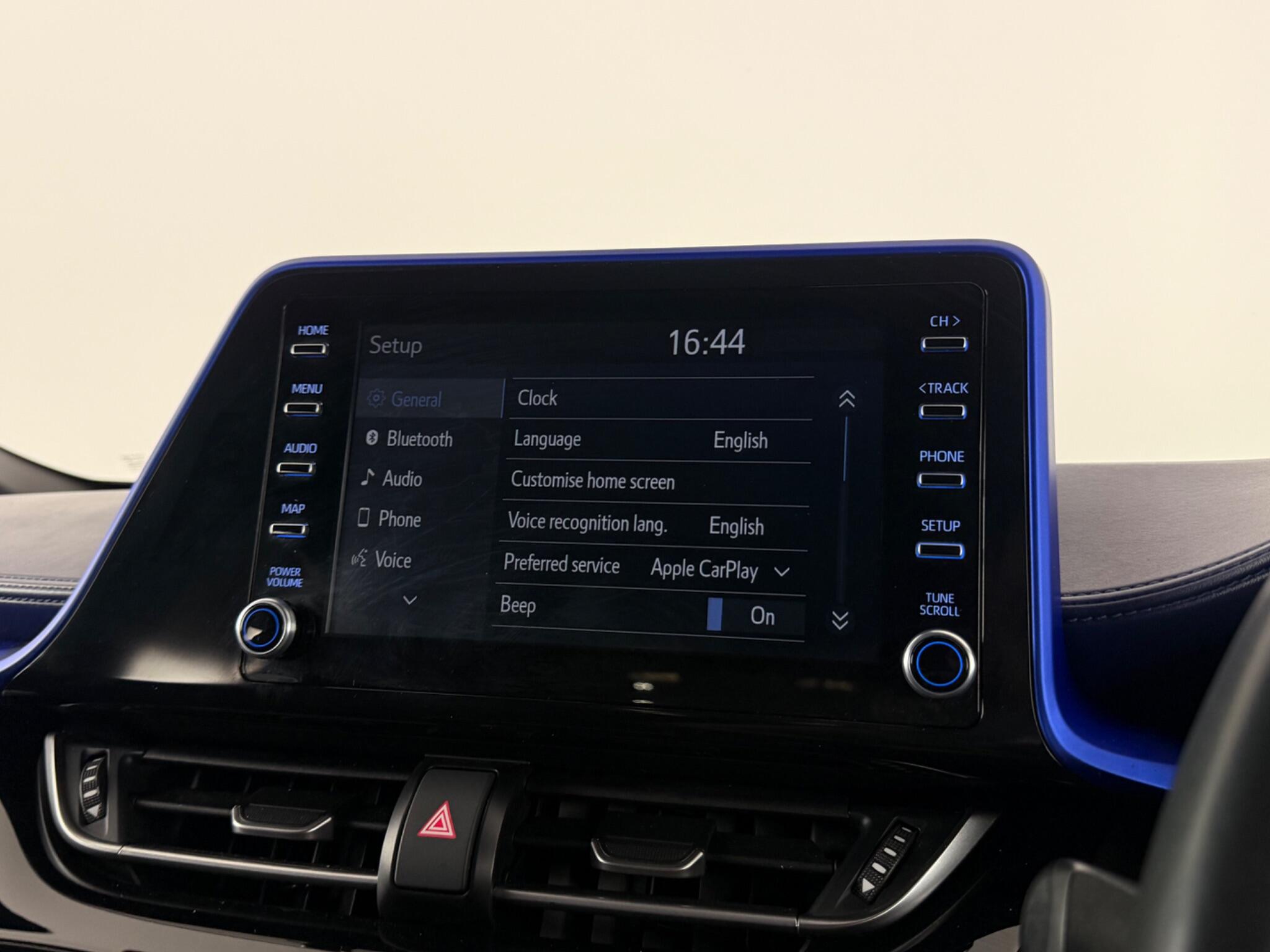 Toyota C-HR view 19