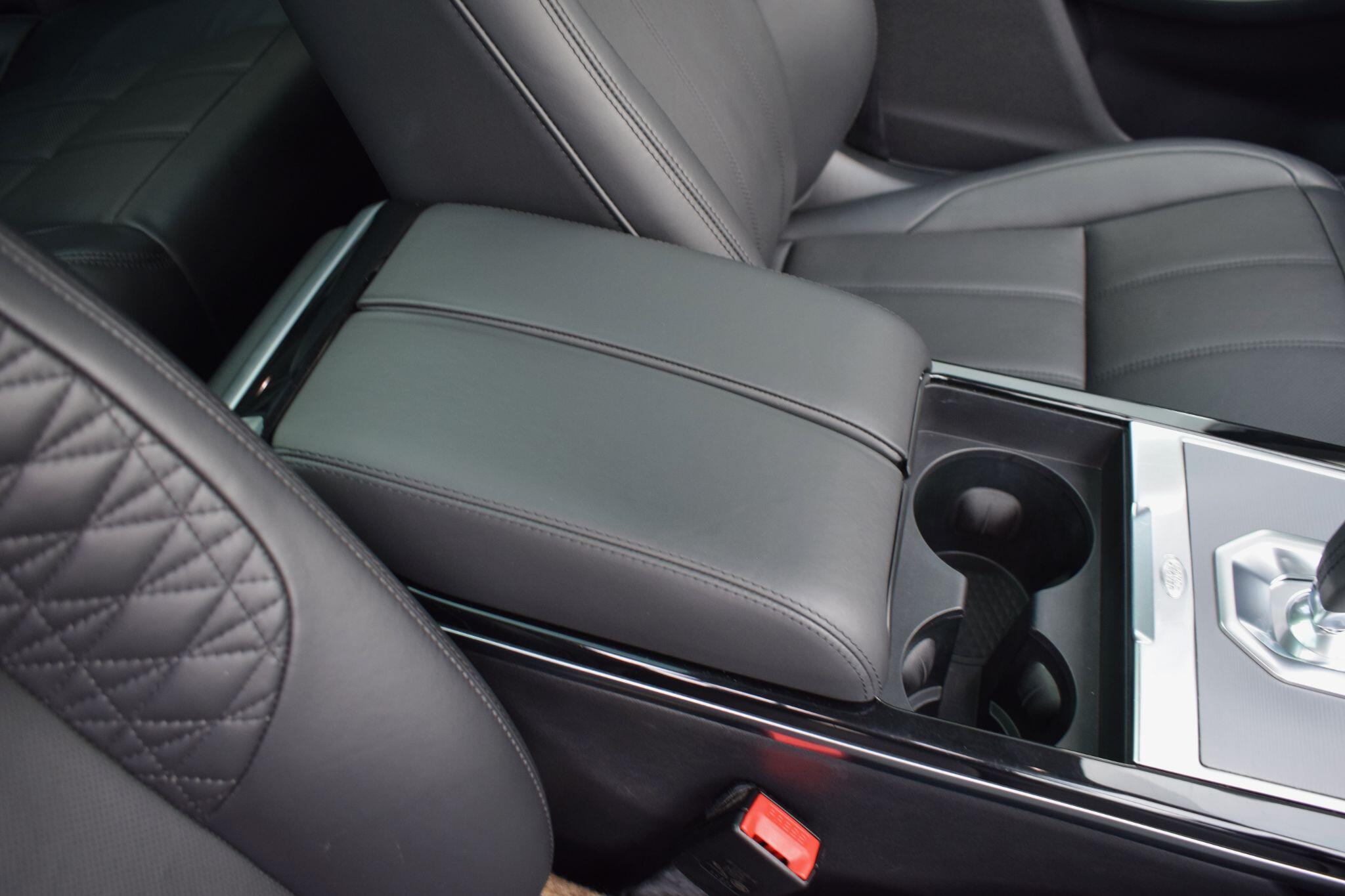 Land Rover Range Rover Evoque view 23