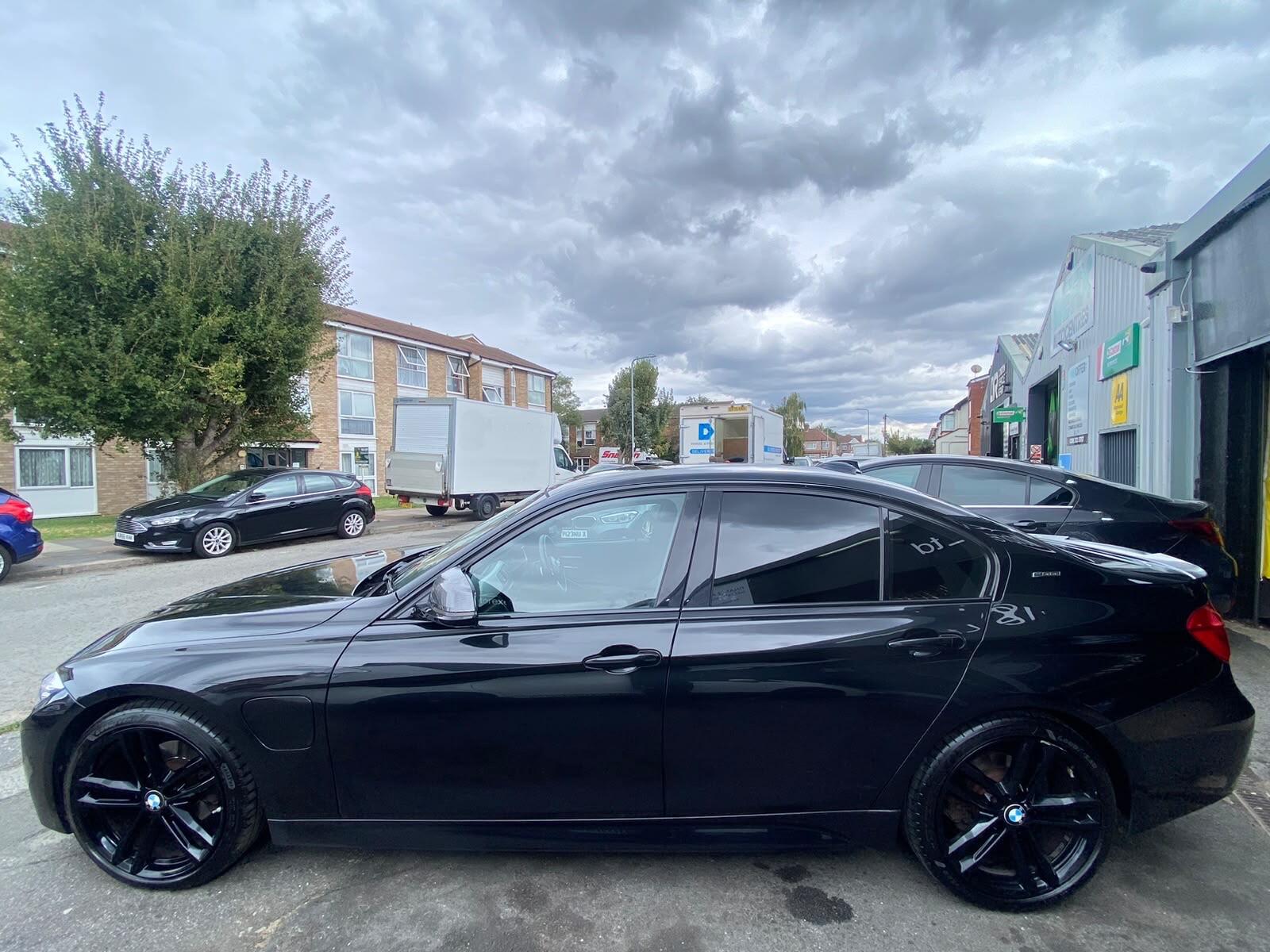 BMW 3 Series view 6