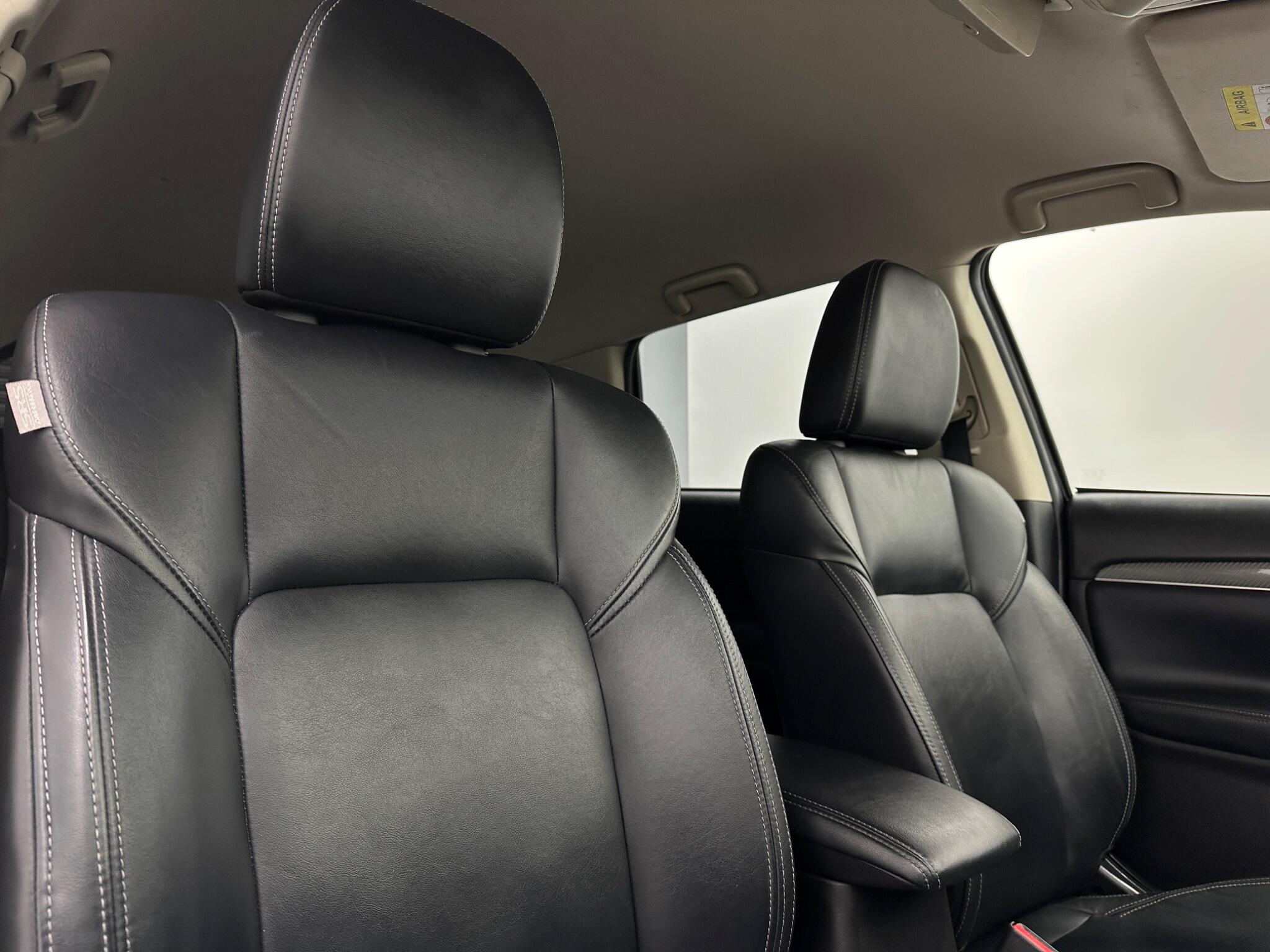 Mitsubishi Outlander view 32