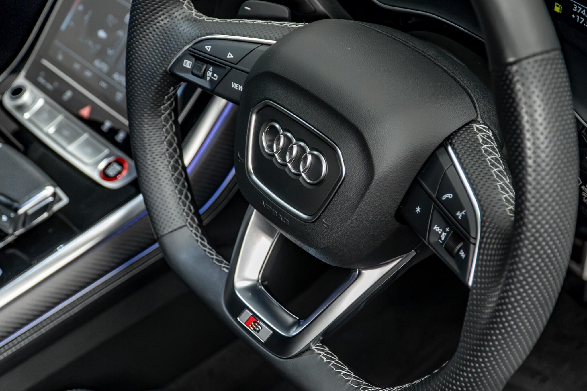 Audi SQ8 view 35