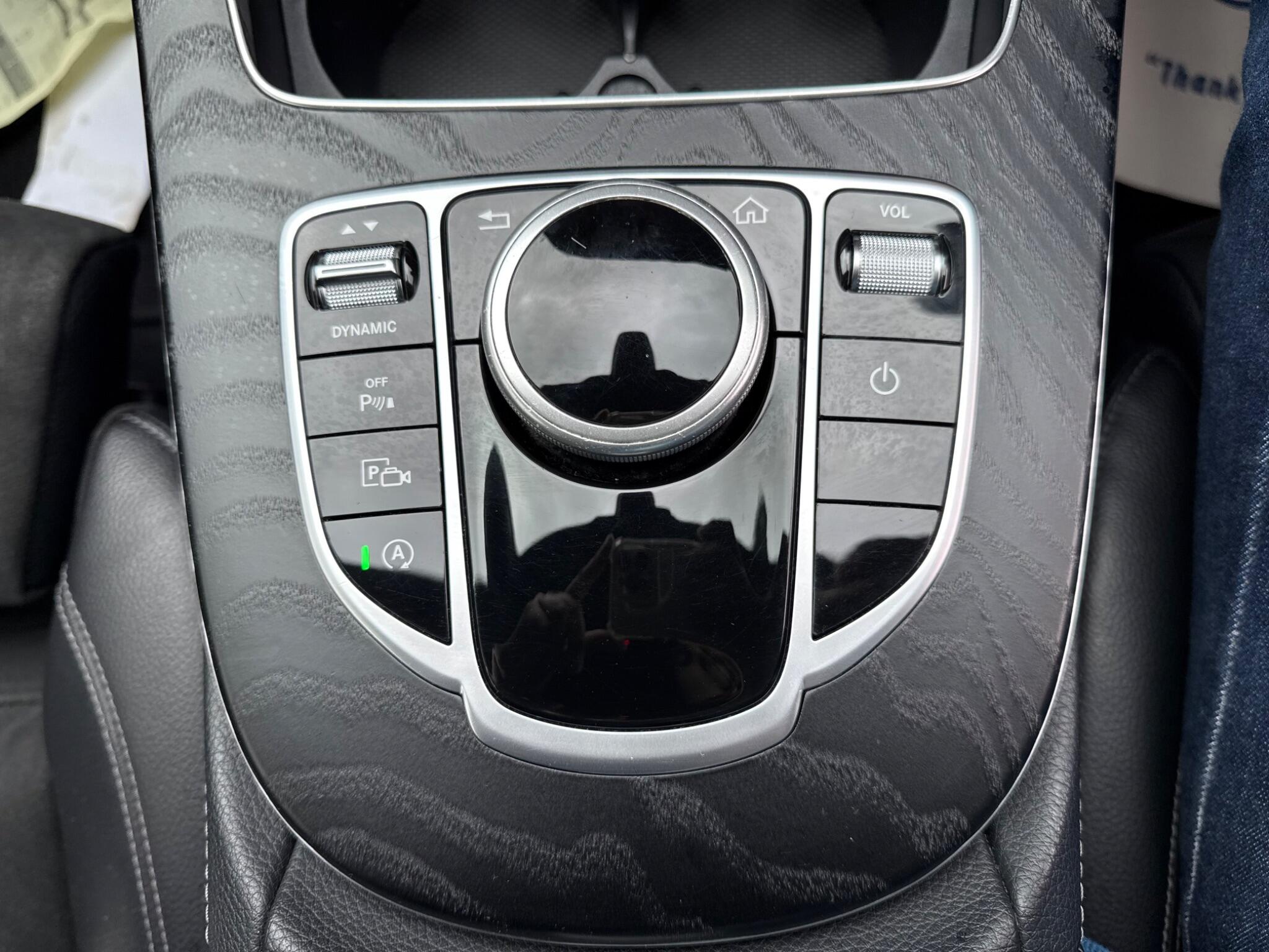 Mercedes-Benz E-Class view 21