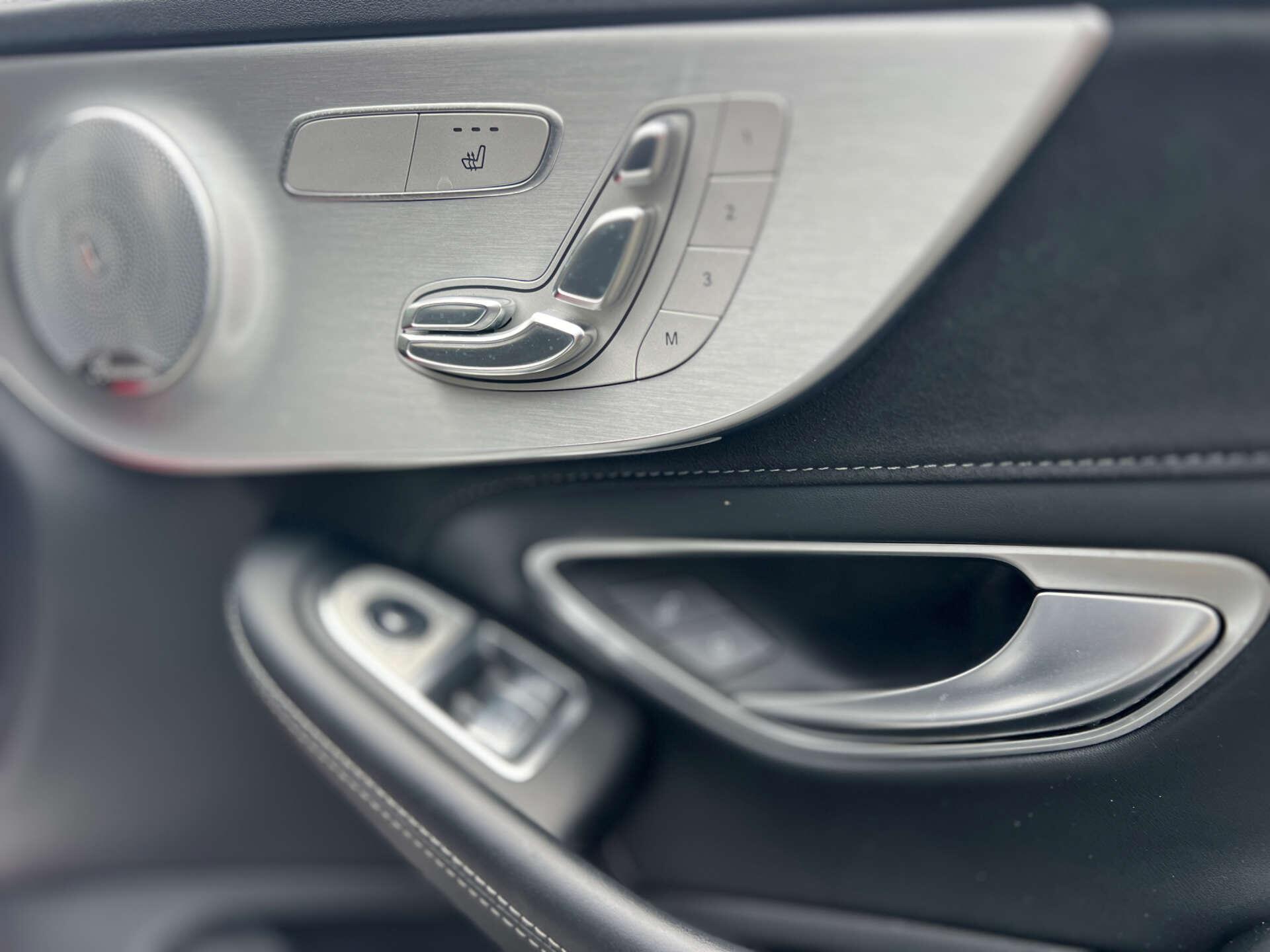 Mercedes-Benz C Class view 15