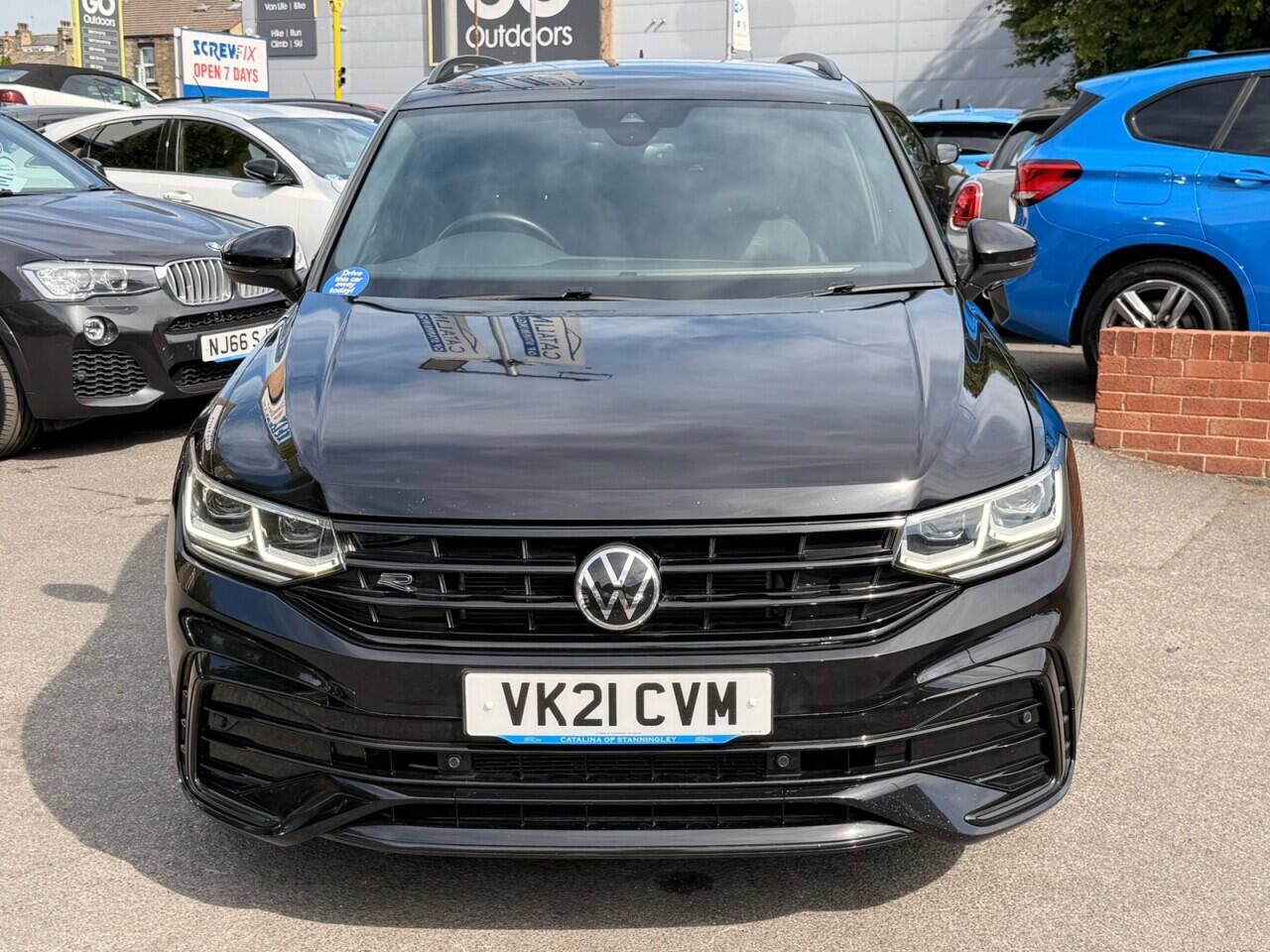 Volkswagen Tiguan view 2
