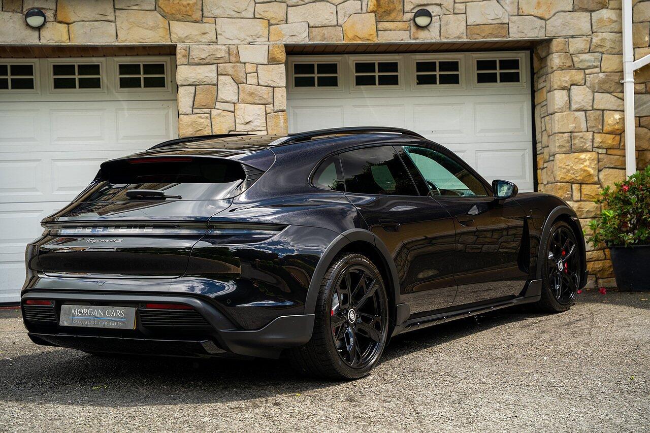 Porsche Taycan view 18