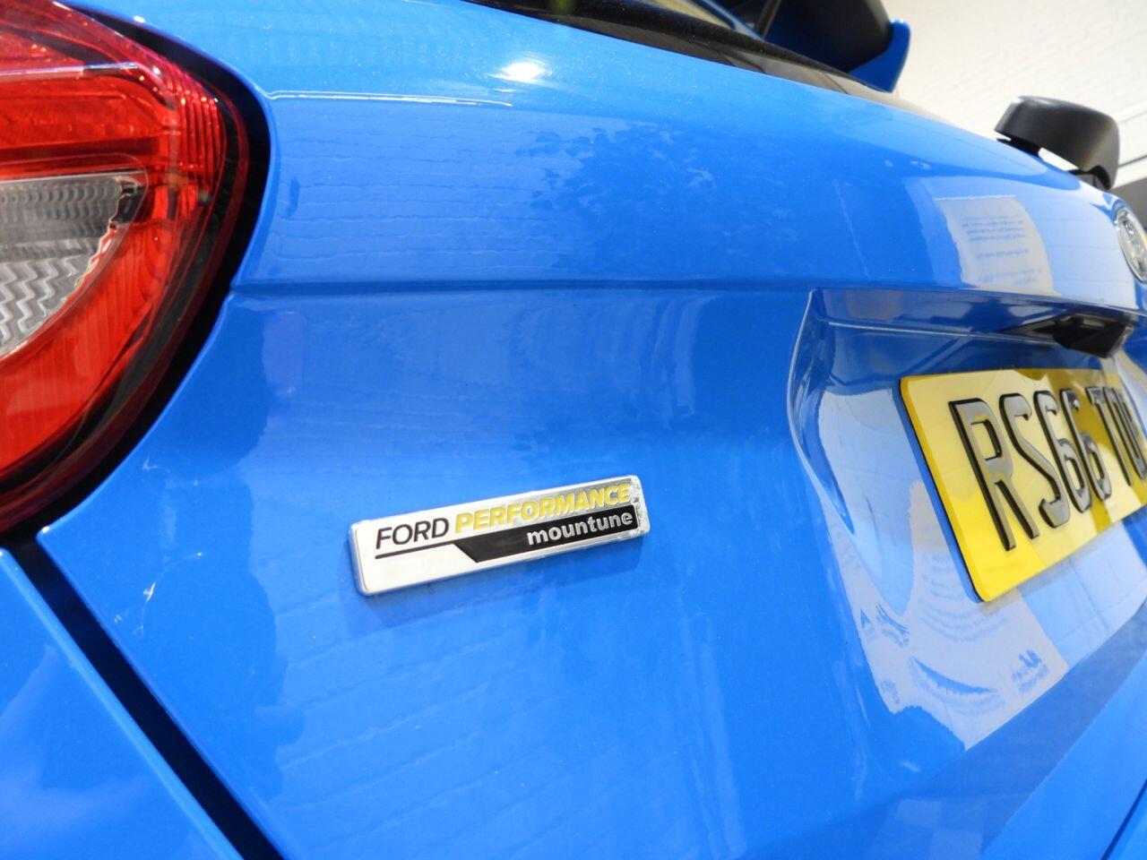 Ford Focus view 45