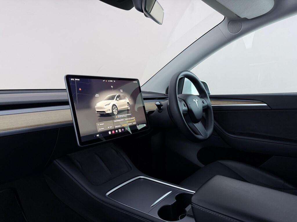 Tesla Model Y view 4