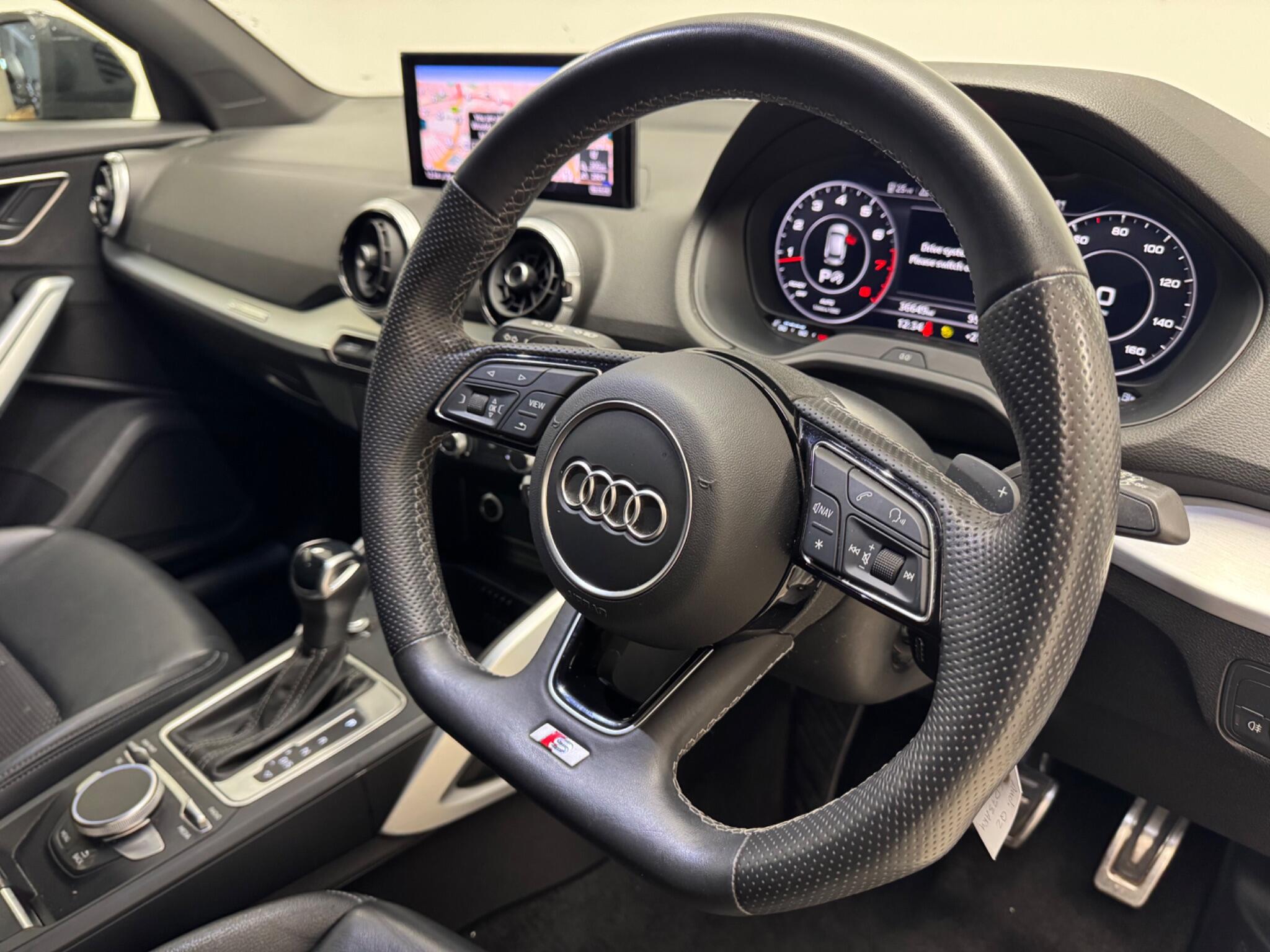 Audi Q2 view 23