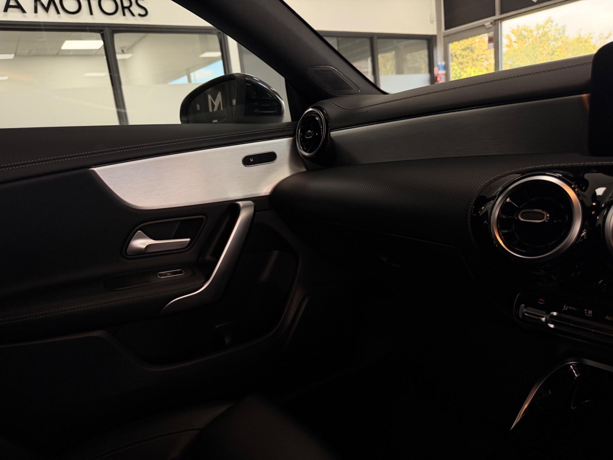 Mercedes-Benz Cla view 40