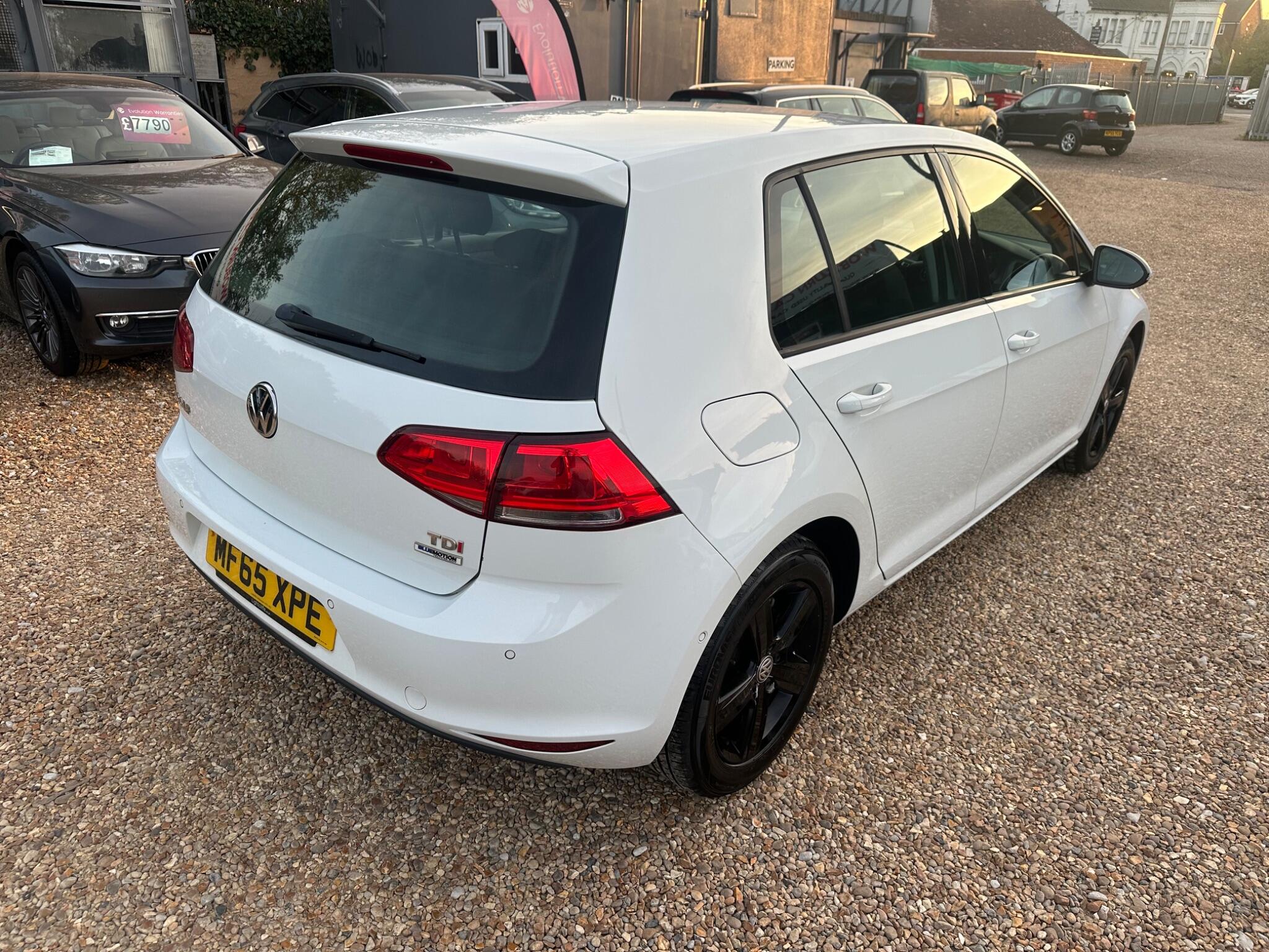Volkswagen Golf view 19