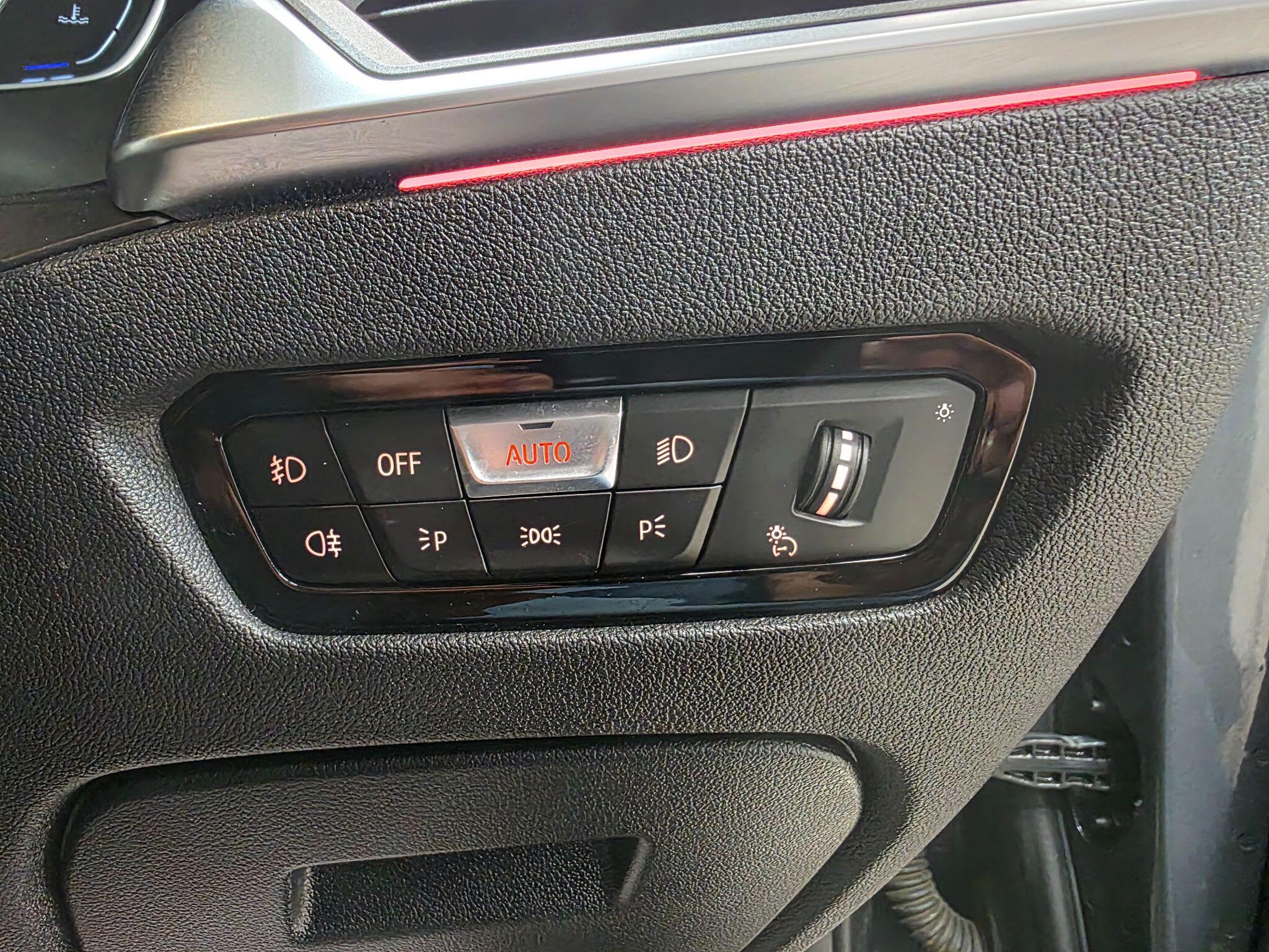BMW 3 Series view 16