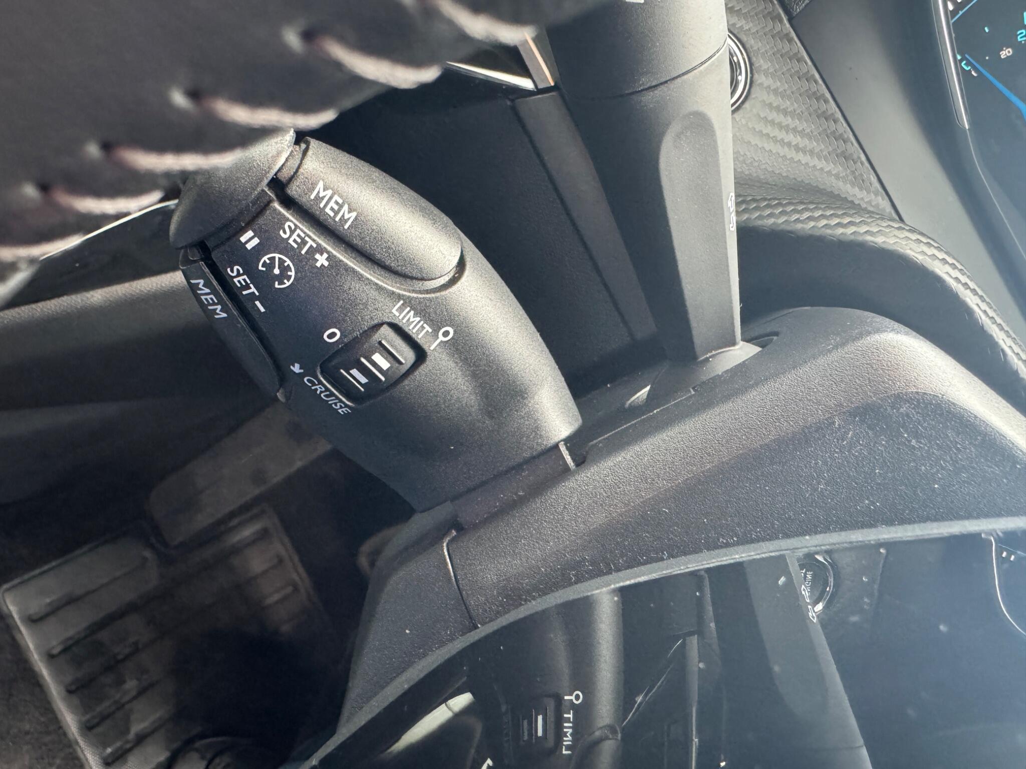 Peugeot E-208 view 38