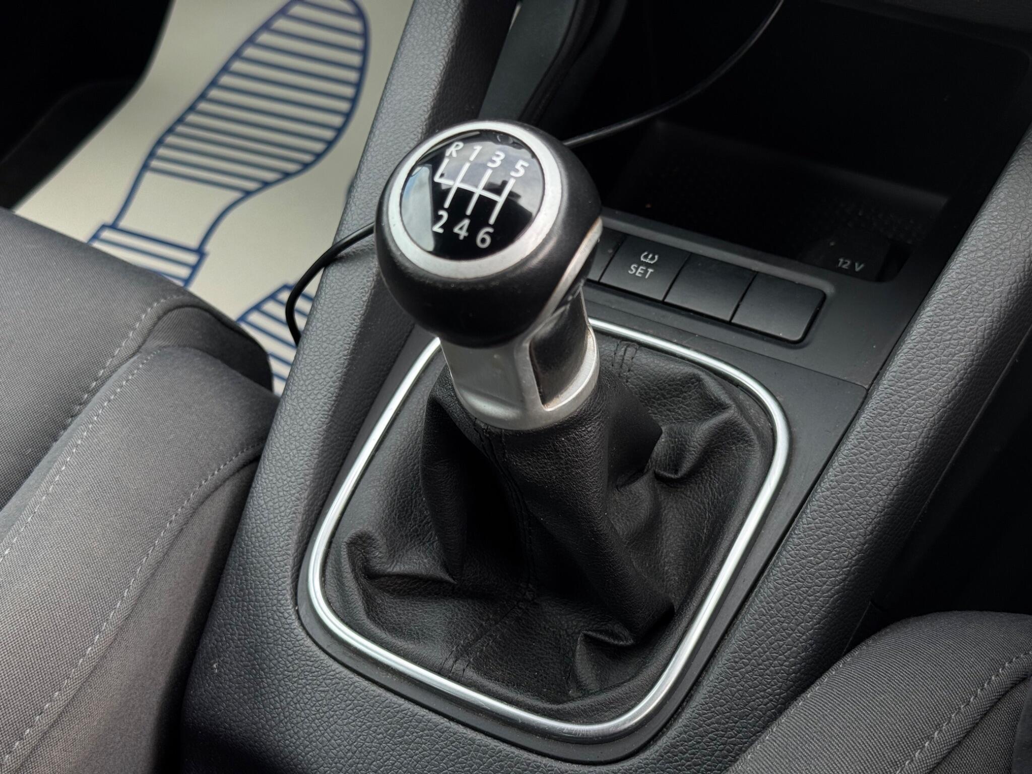 Volkswagen Golf view 37
