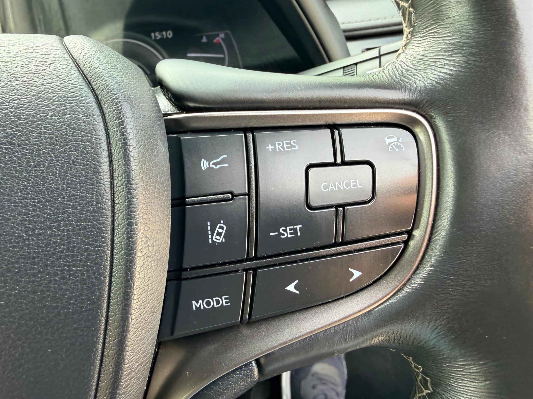 Lexus Ux view 22